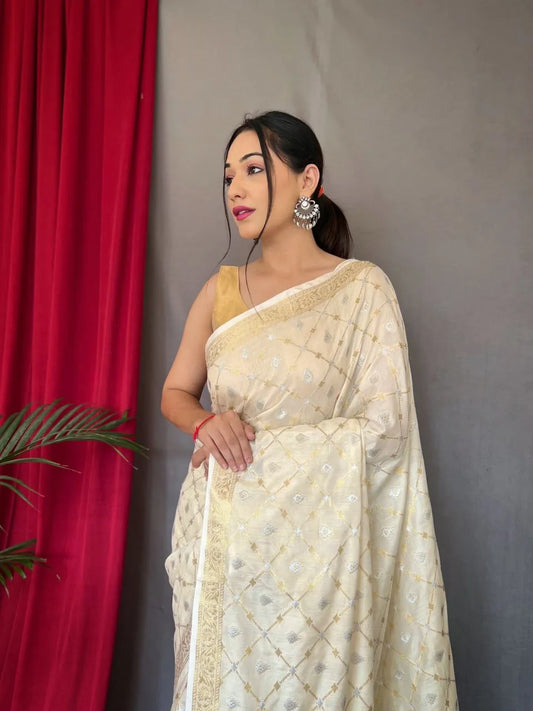 Meera Soft Silk Saree With Gold And Silver Rich Pallu - Mira Fashion