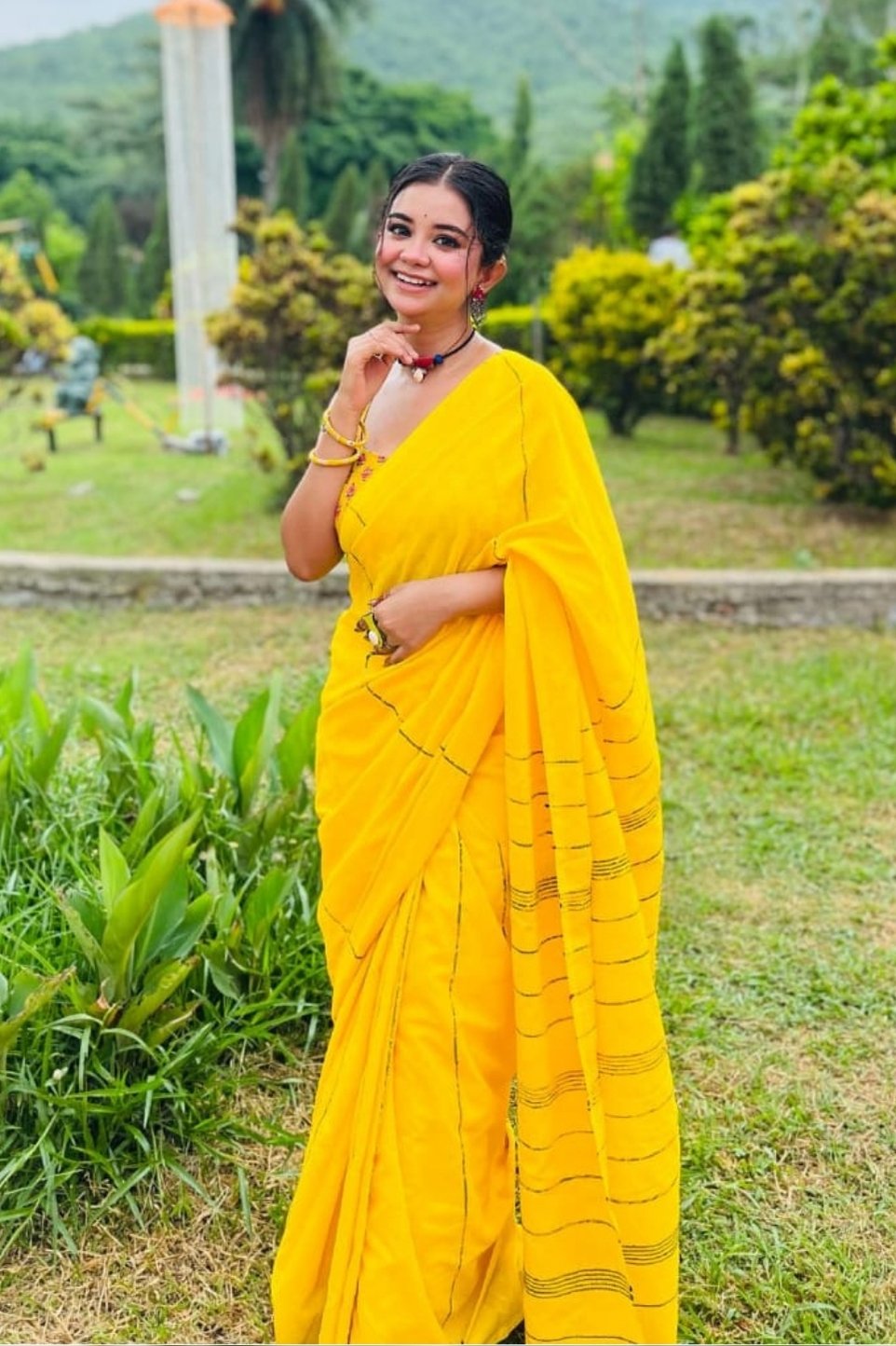 Tulip Yellow Cotton Gicha Stripes Handloom Saree