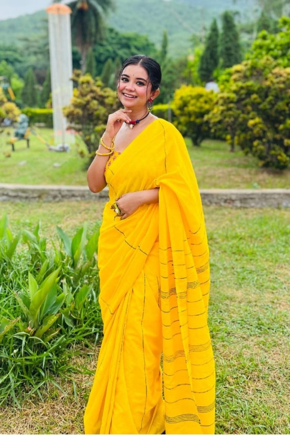 Tulip Yellow Cotton Gicha Stripes Handloom Saree