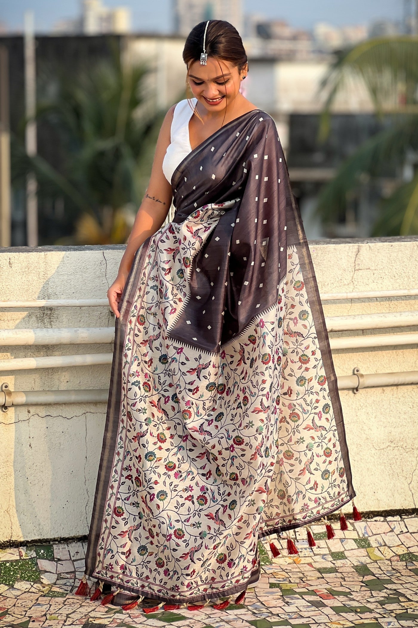 Coral Black Floral Printed Kalamkari Saree