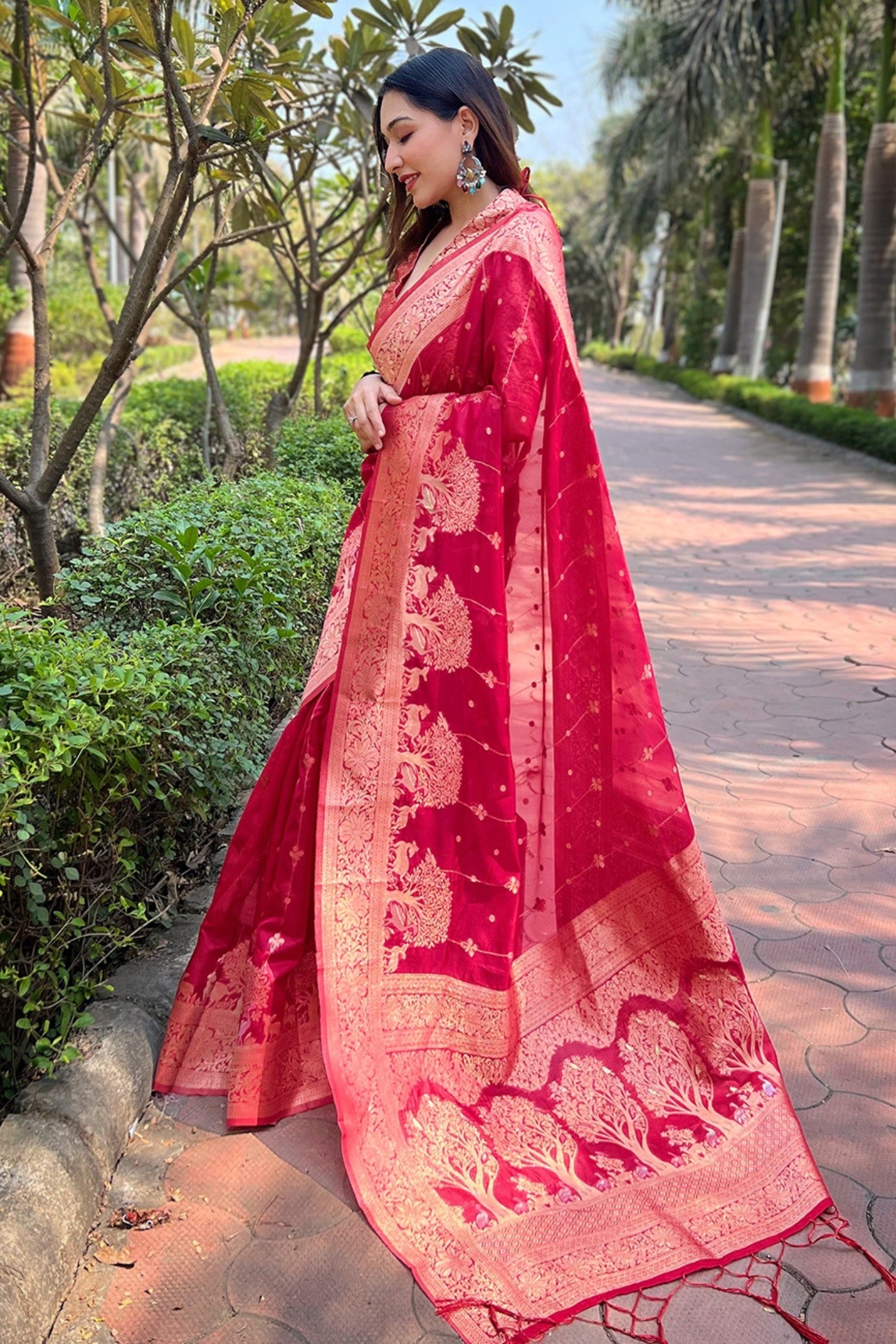 Fuzzy Pink Zari Woven Organza Saree