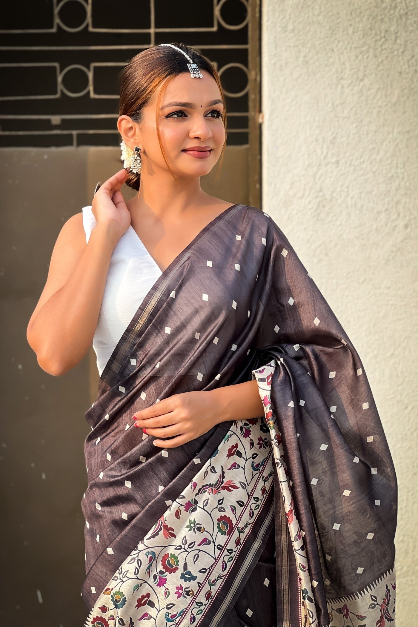 Coral Black Floral Printed Kalamkari Saree