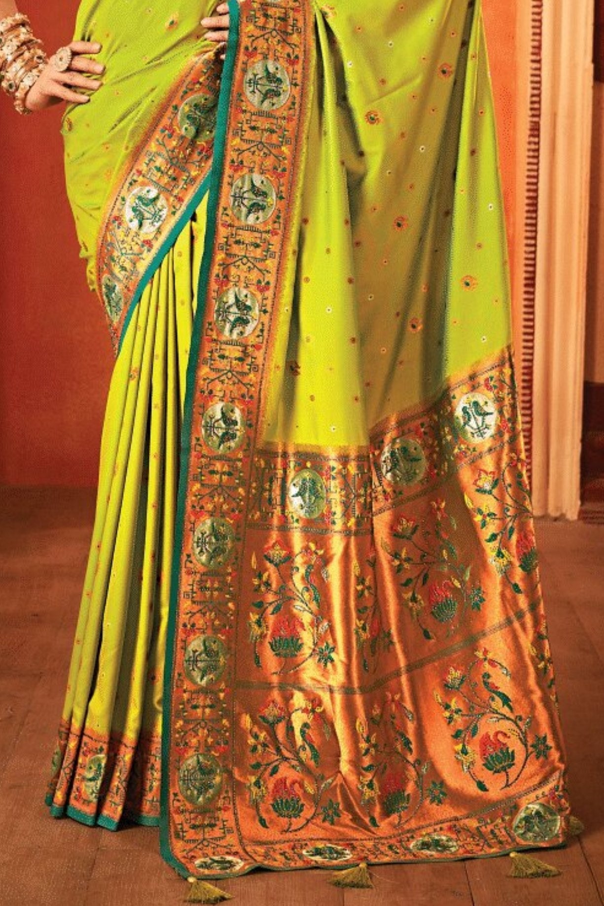 Key Lime Pie Green Woven Paithani Saree