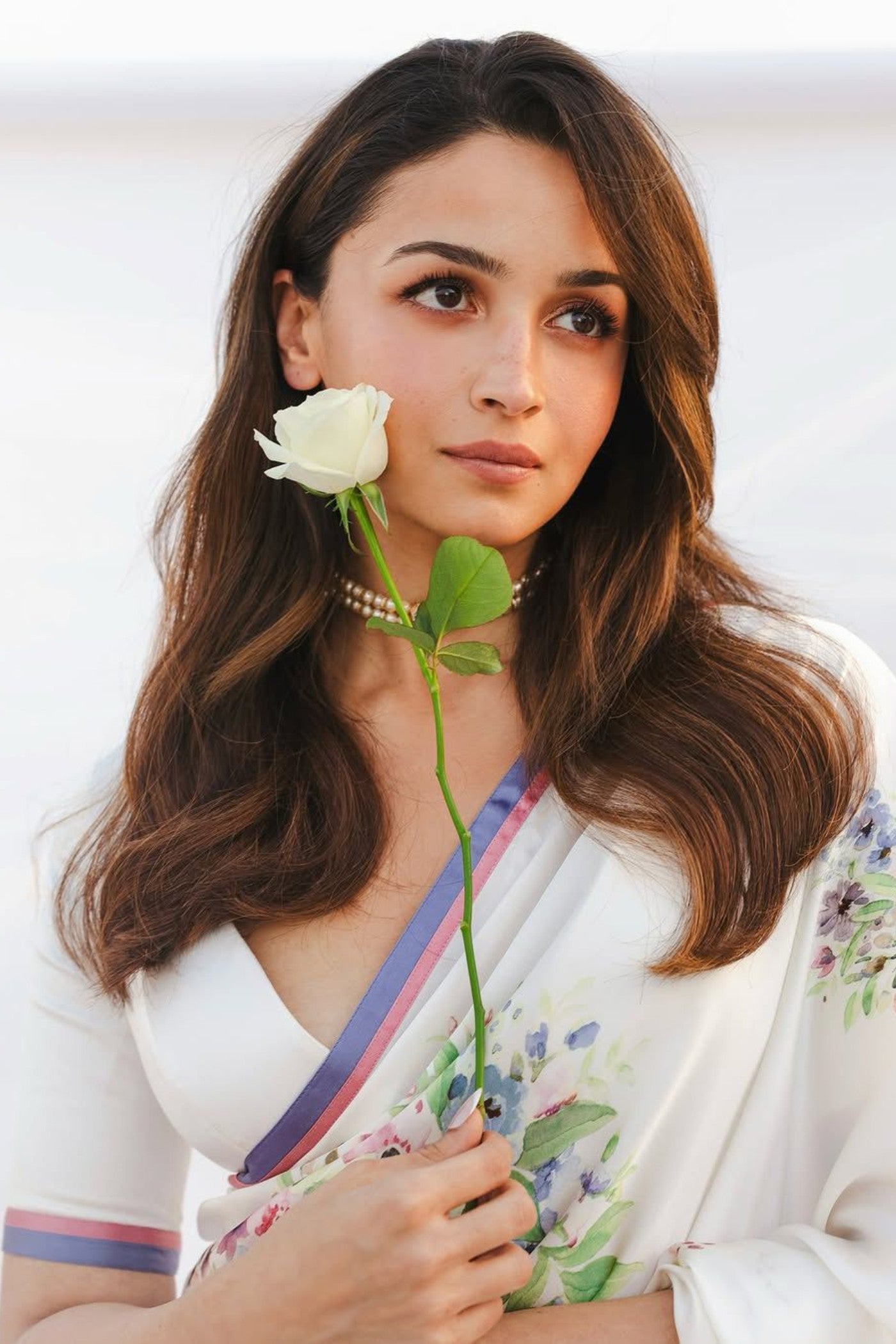 Alia Bhatt Inspired Daisy White Floral Printed Satin Silk Saree