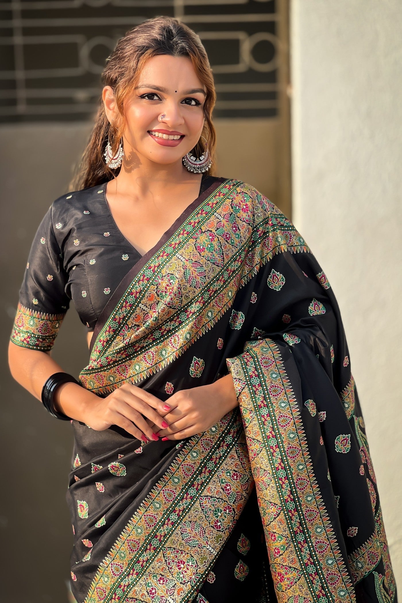 Hollyhock Black Woven Kashmiri Jamewar Saree