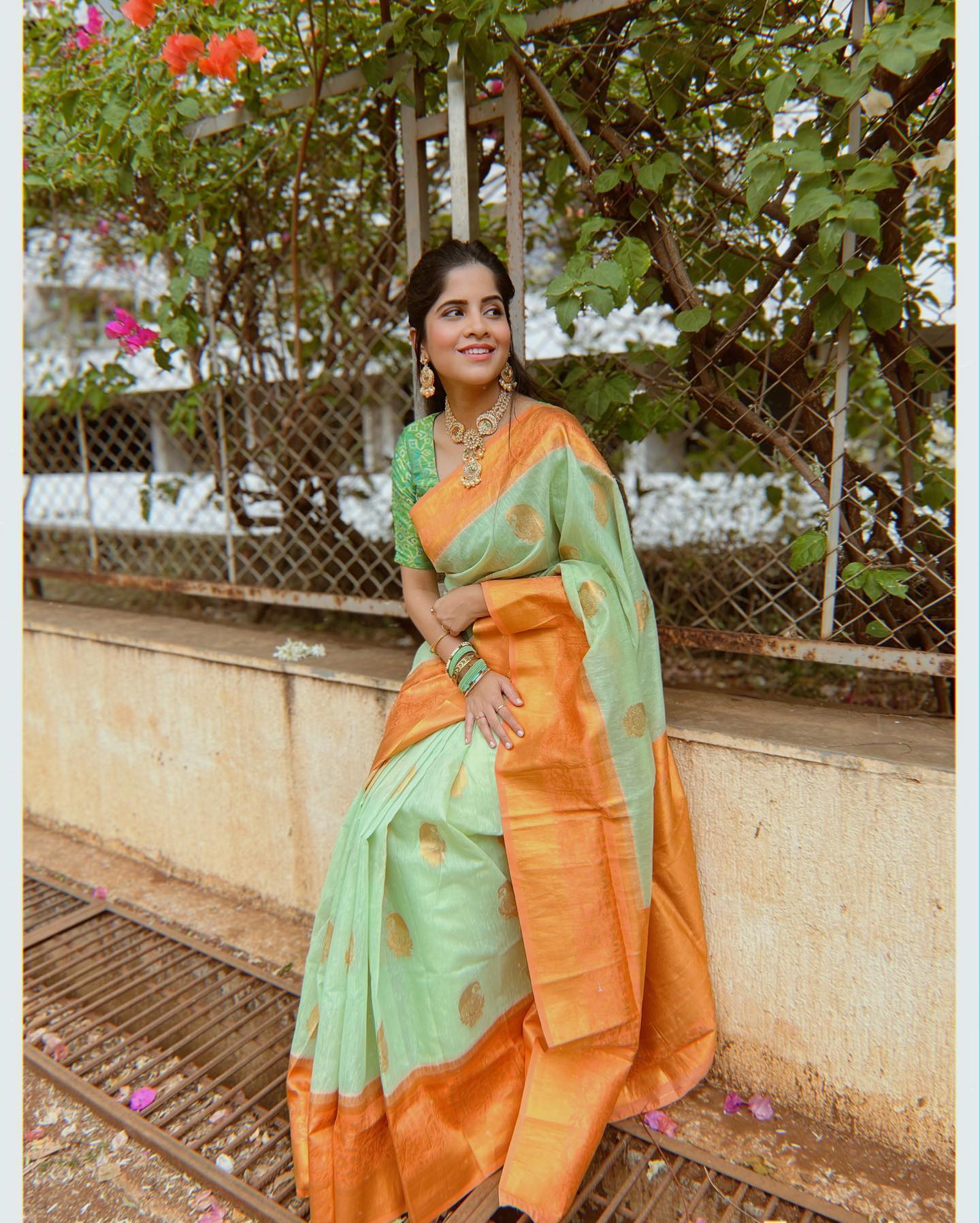 Olivine Green Copper Zari Woven Linen Saree