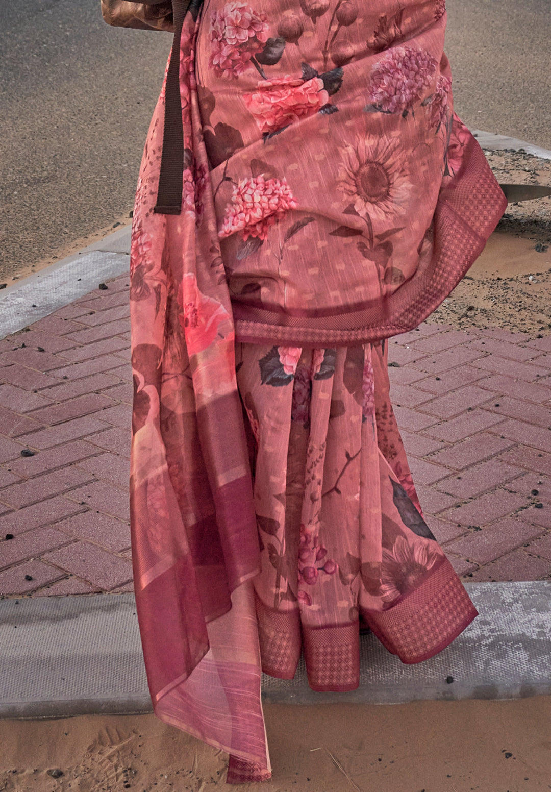 Solid Pink Woven Linen Saree