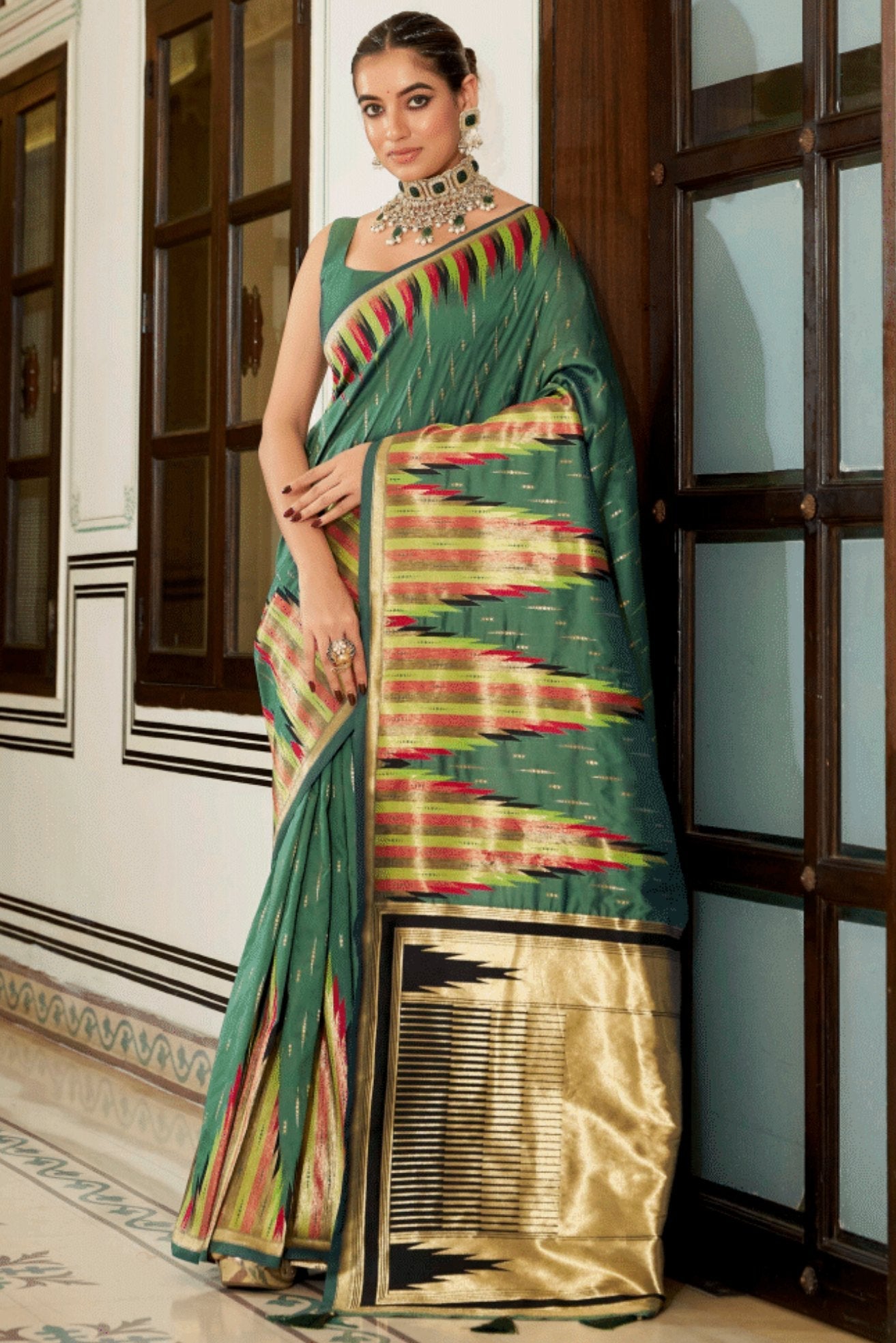 Como Green Woven Tussar Silk Saree