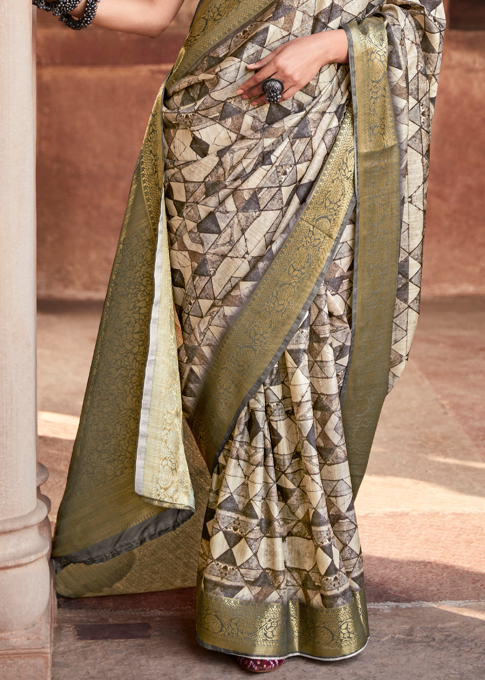 Sandrift Cream and Grey Handloom Banarasi Silk Saree