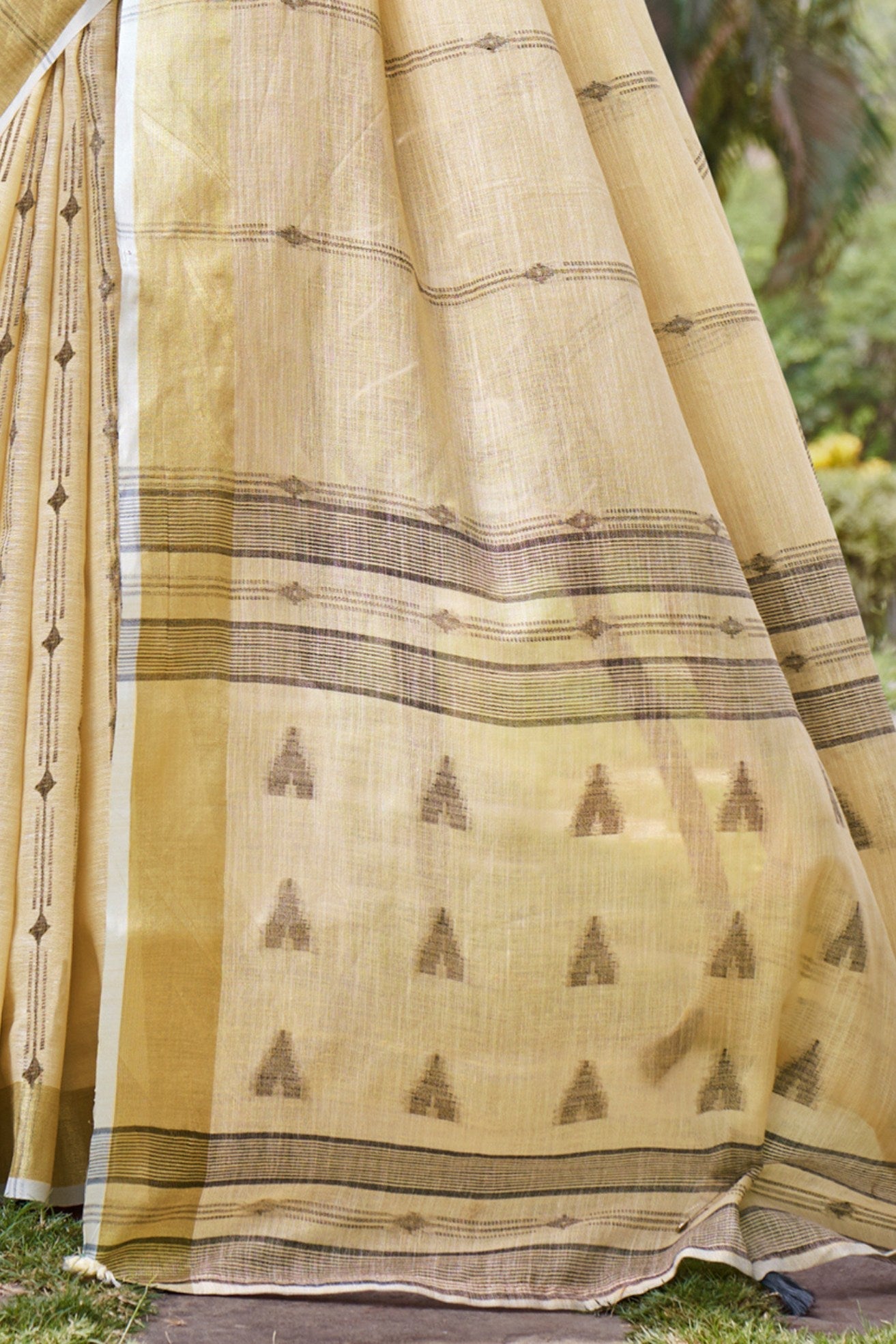 Ivory White Cotton Silk Saree