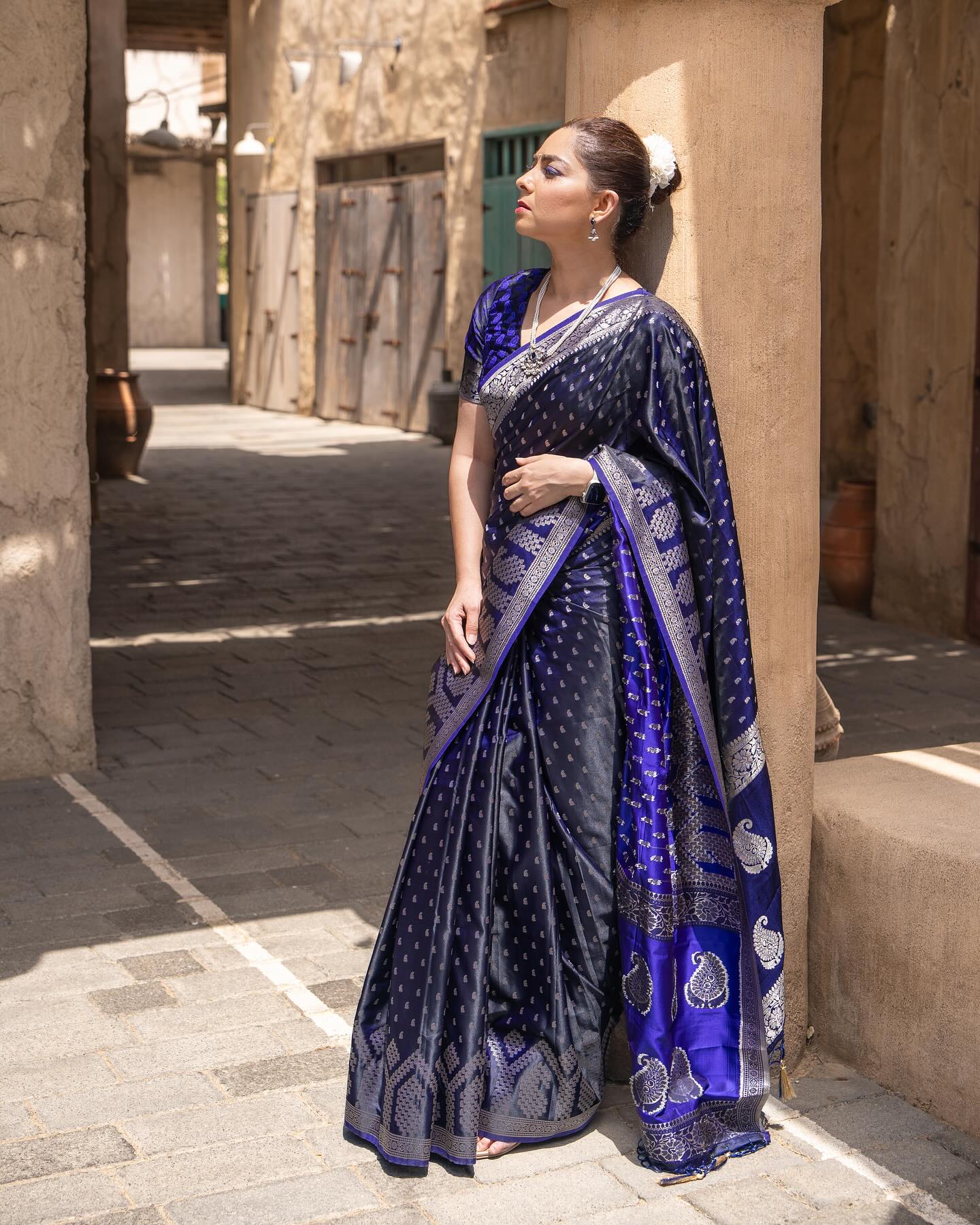 Sonali Kulkarni in Martinique Blue Banarasi Handloom Satin Silk saree