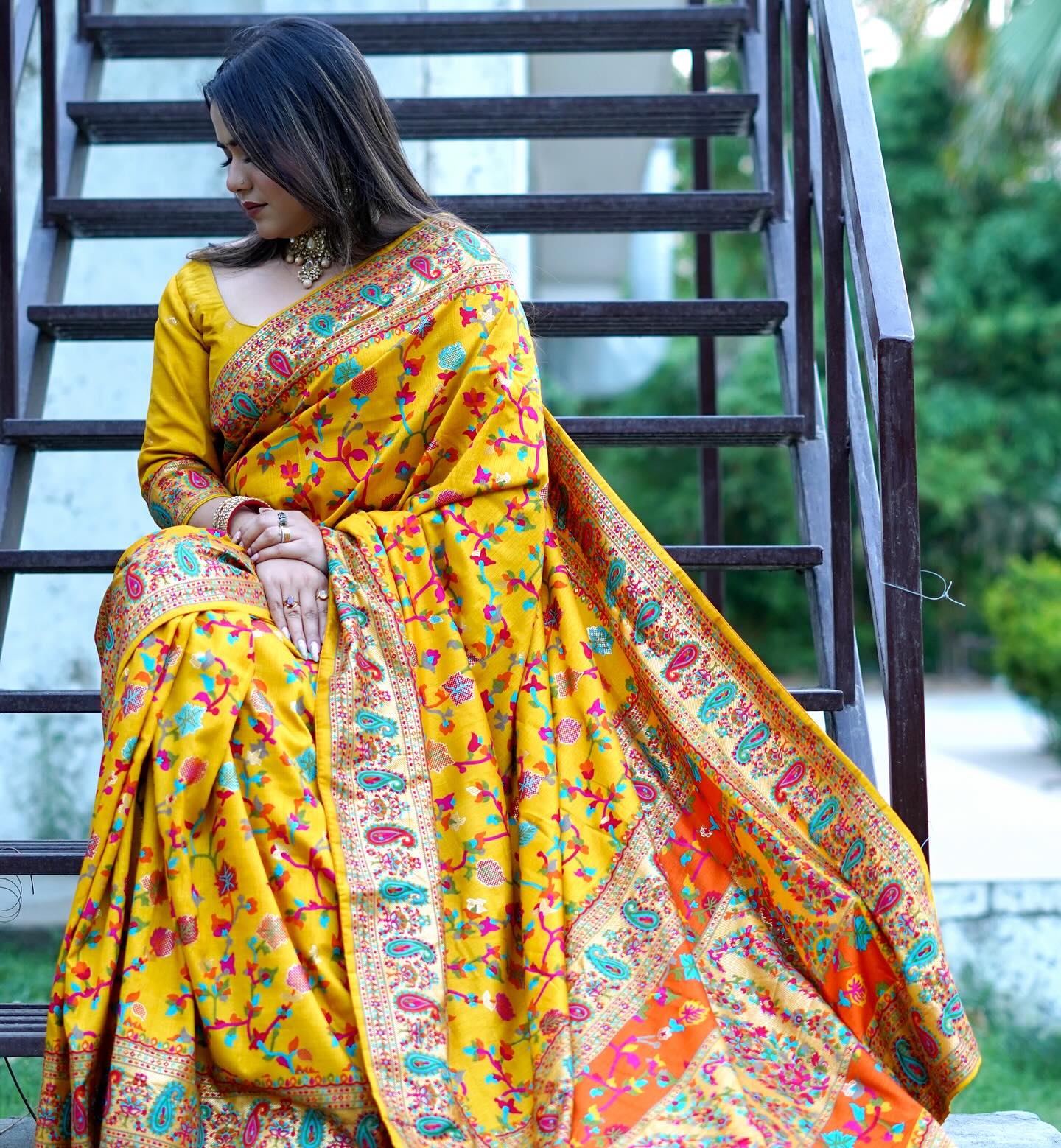 Medallion Yellow Handloom Printed Kashmiri Jamewar Silk Saree