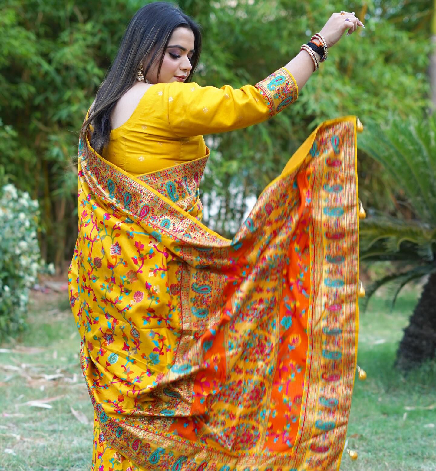 Medallion Yellow Handloom Printed Kashmiri Jamewar Silk Saree