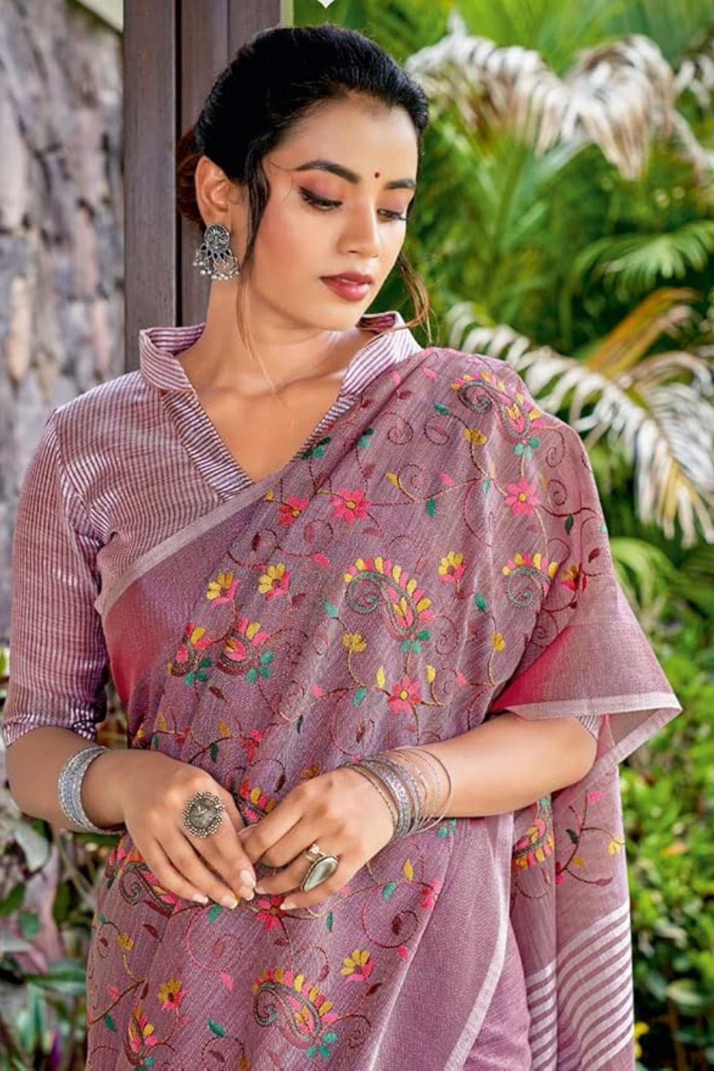 Strikemaster Purple Handcrafted Linen Saree