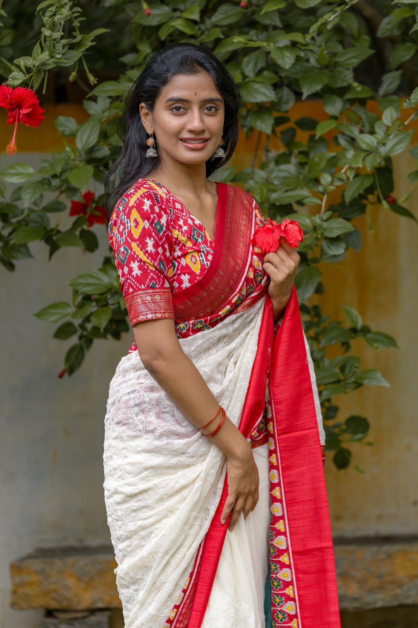 Frost White Embroidery Chikankari Patola Handloom Saree