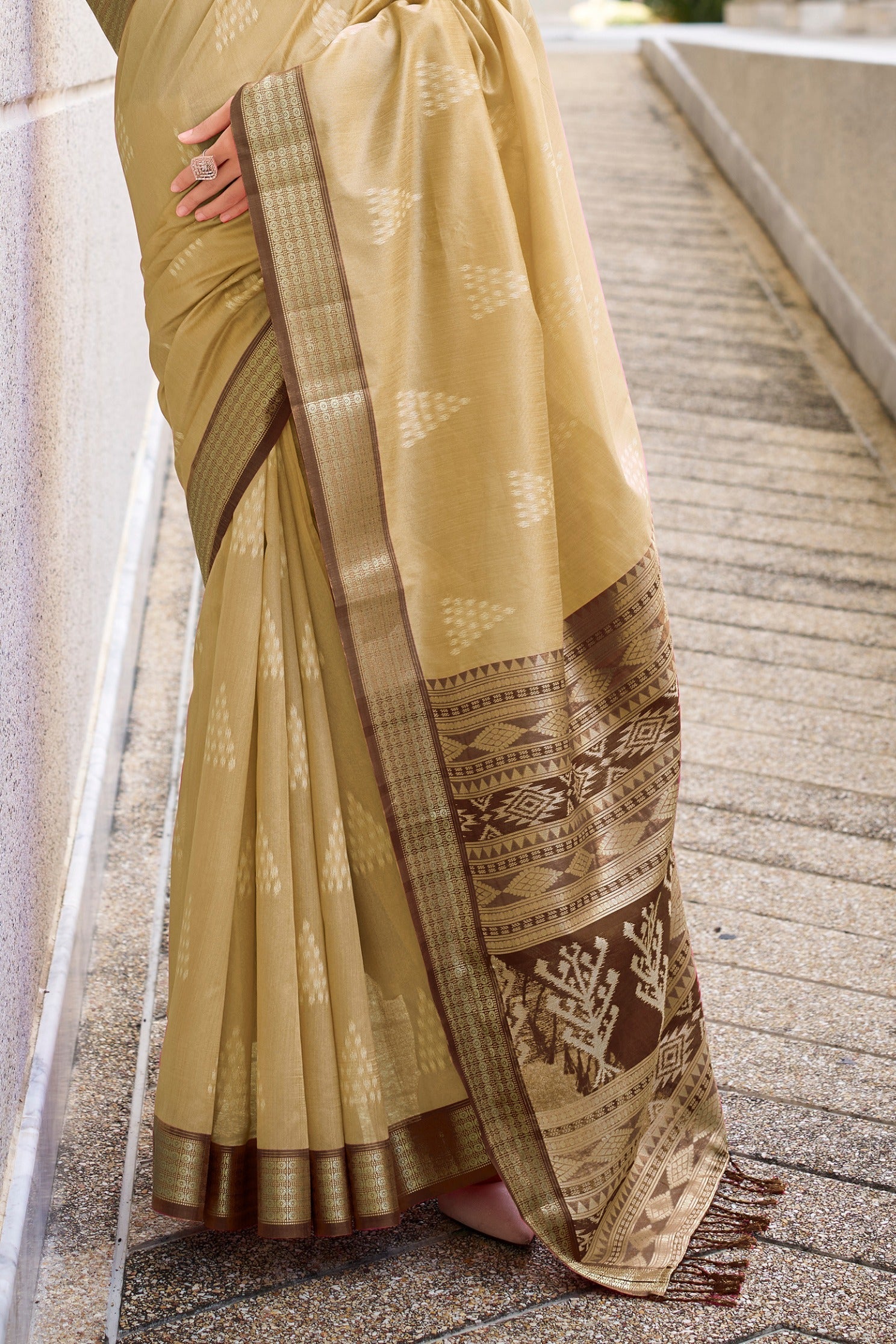 Cashew Cream Ikkat Woven Banarasi Saree