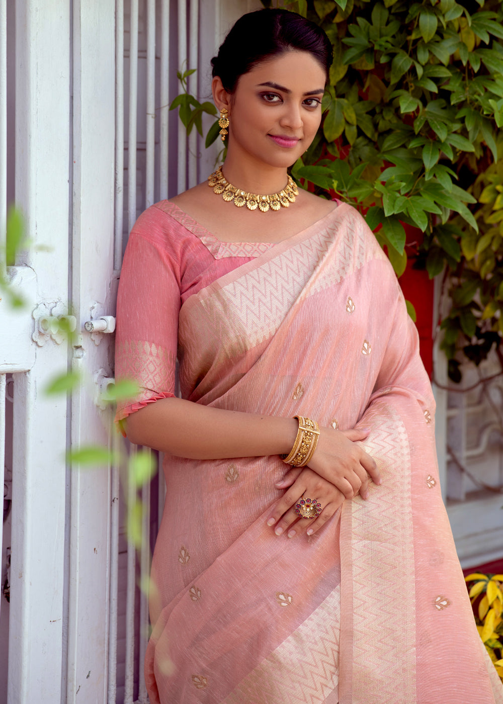 Petite Orchid Pink Woven Banarasi Linen Silk Saree