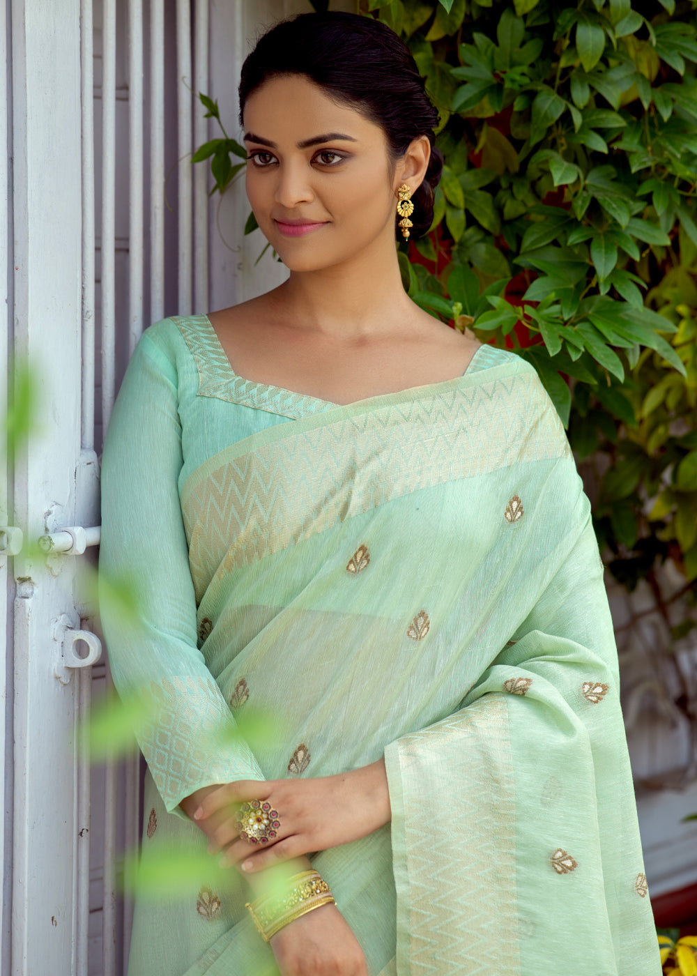 Spring Rain Green Woven Banarasi Linen Silk Saree