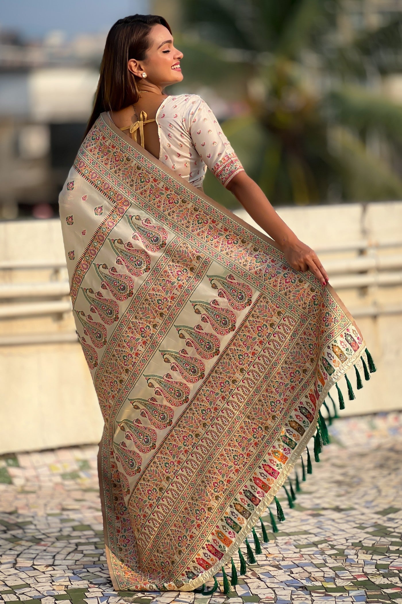 Almond Cream Kashmiri Jamewar Saree