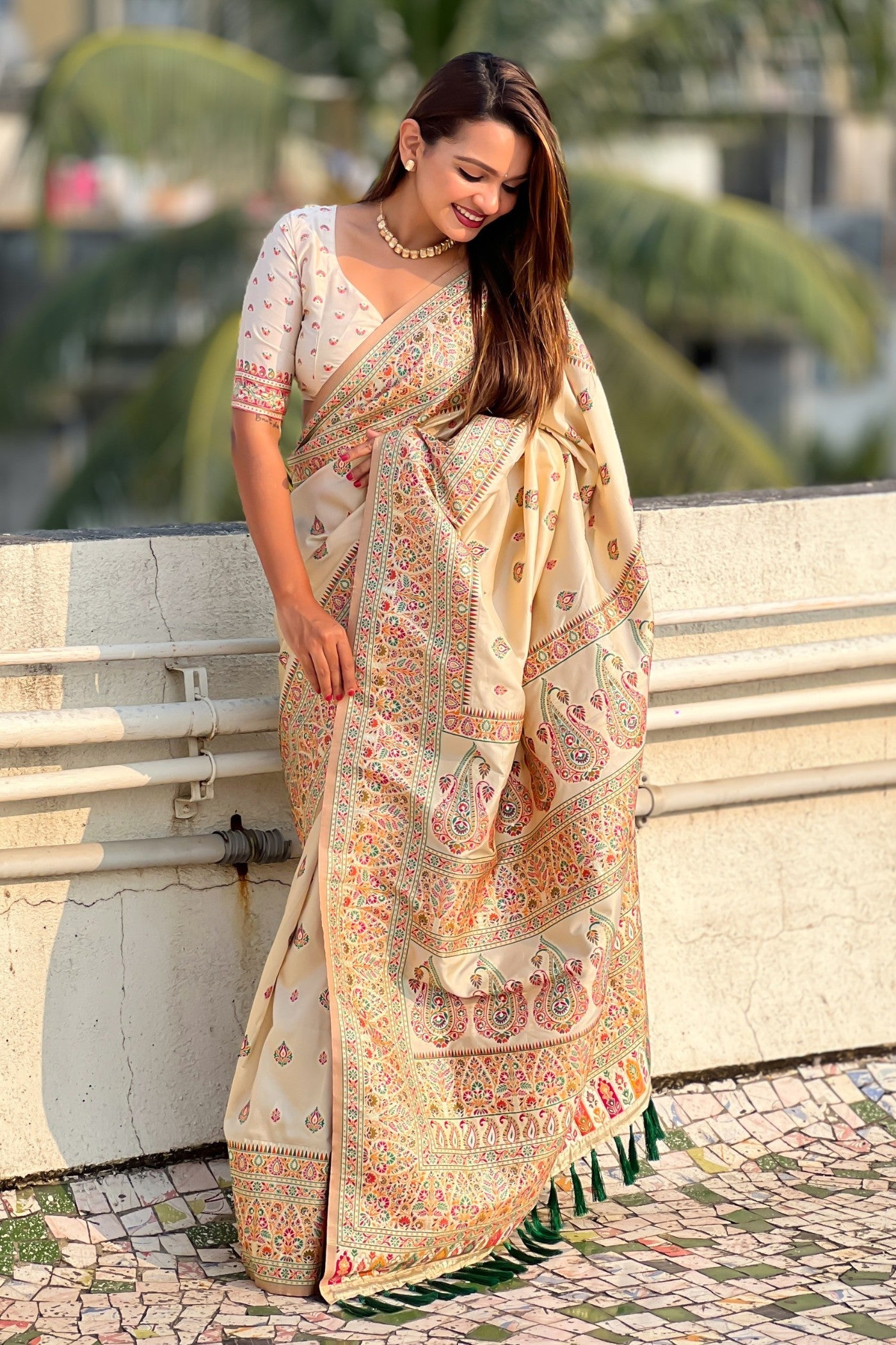 Almond Cream Kashmiri Jamewar Saree