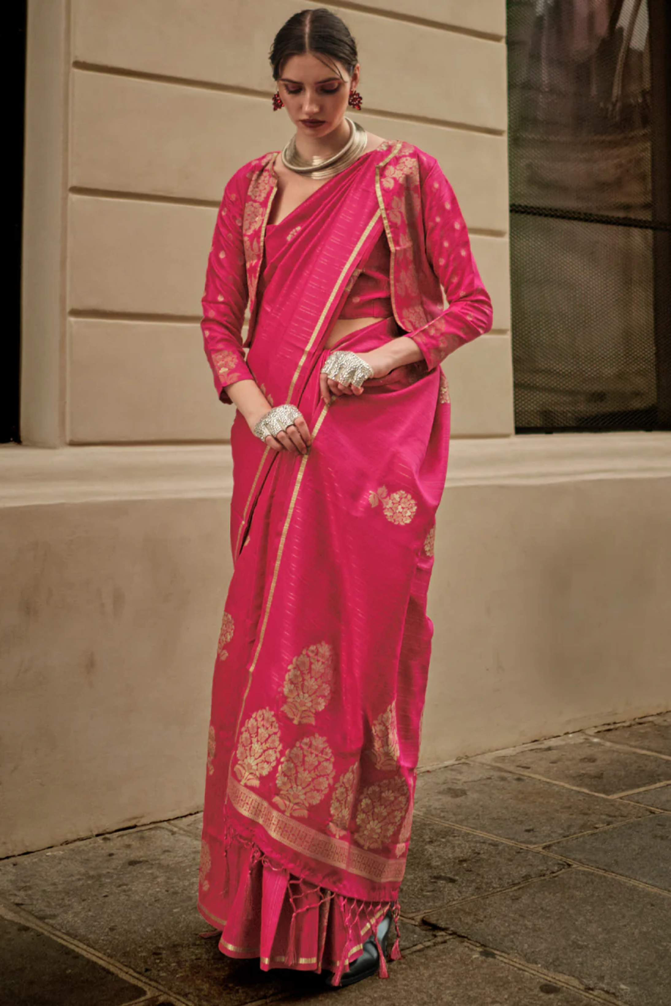 Dingy Dungeon Pink Woven Banarasi Satin Silk Saree