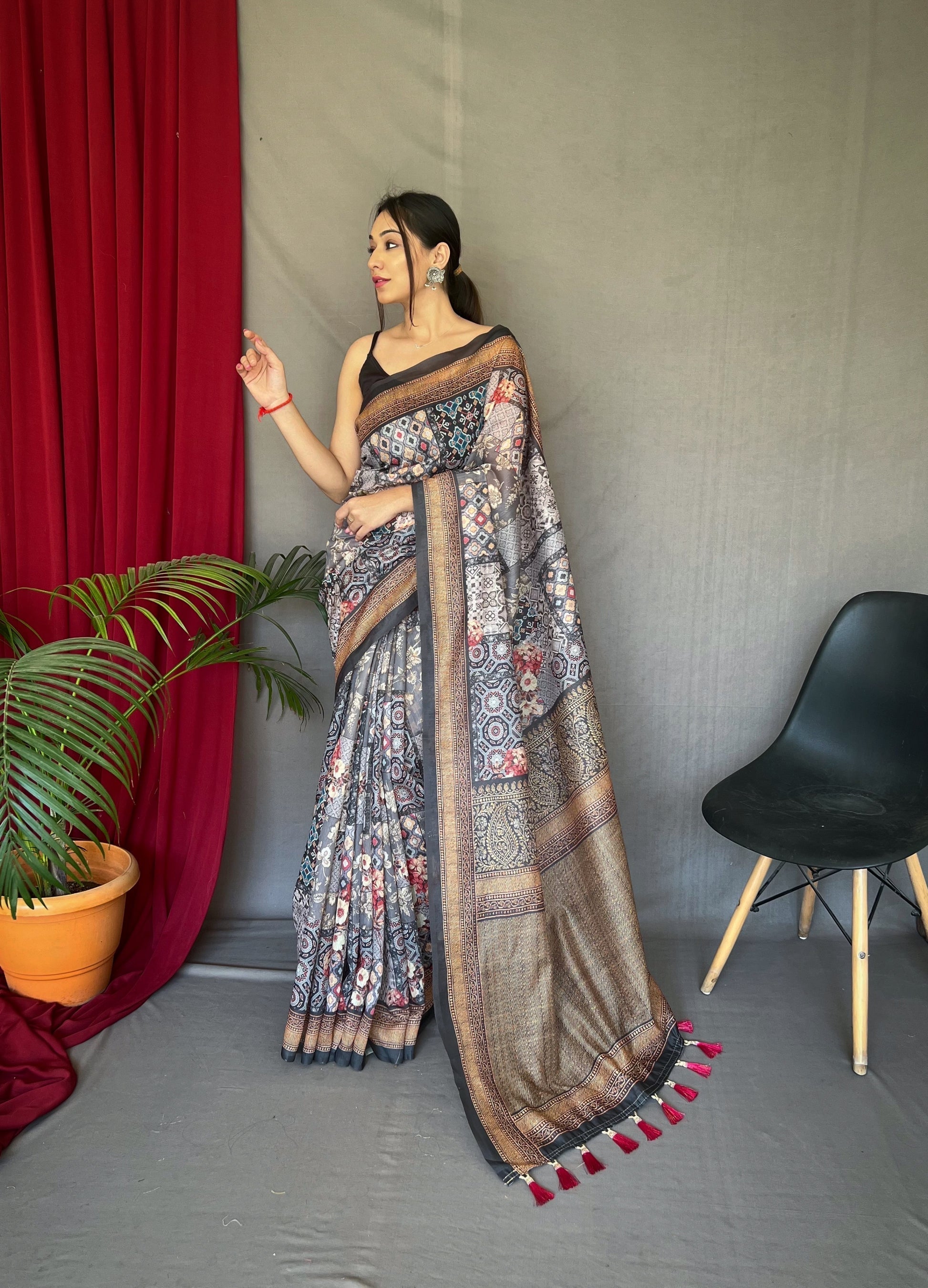 Shuttle Grey Cotton Printed Kalamkari Silk Saree