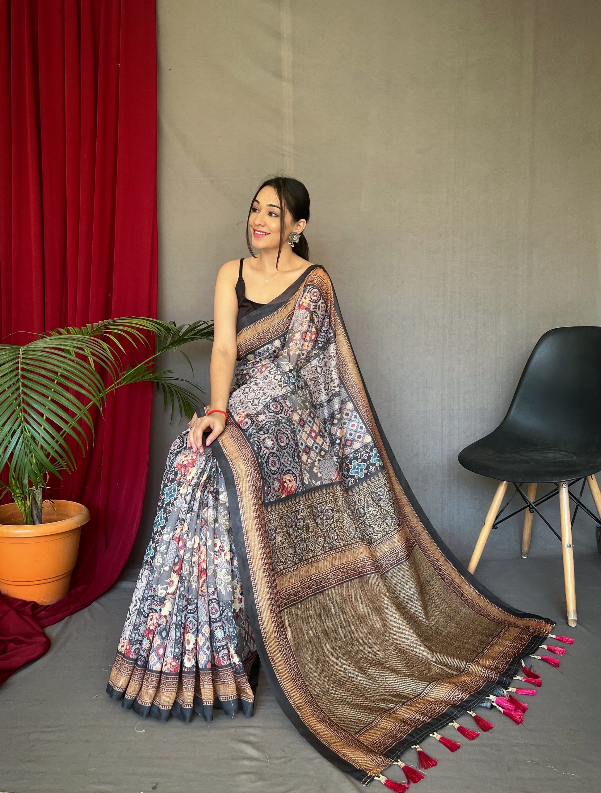 Shuttle Grey Cotton Printed Kalamkari Silk Saree