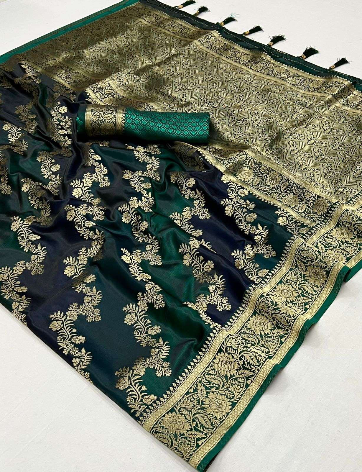 Lunar Green Banarasi Handloom Rangkat Weaving Saree