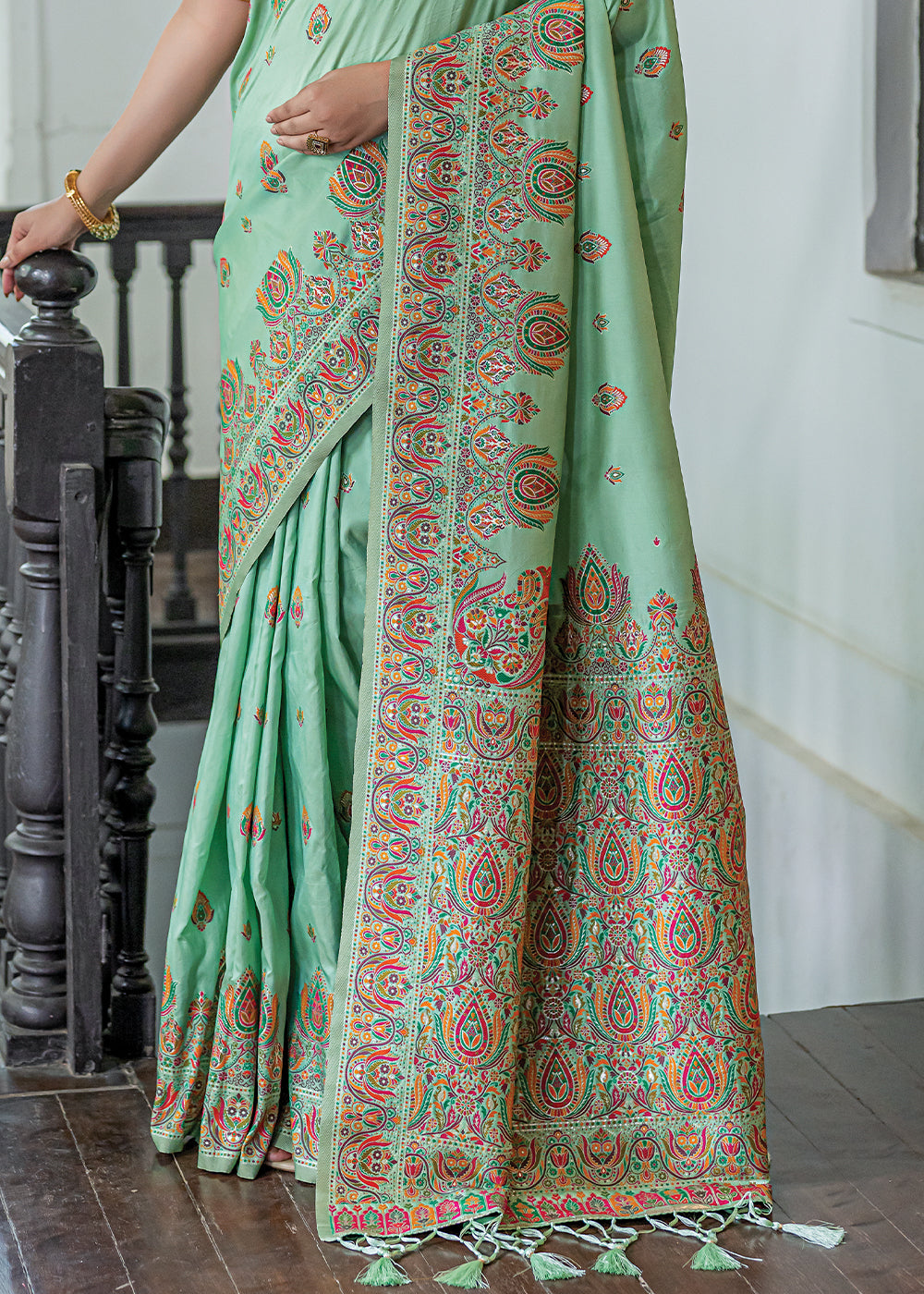 Summer Green Kashmiri Handloom Woven Silk Saree