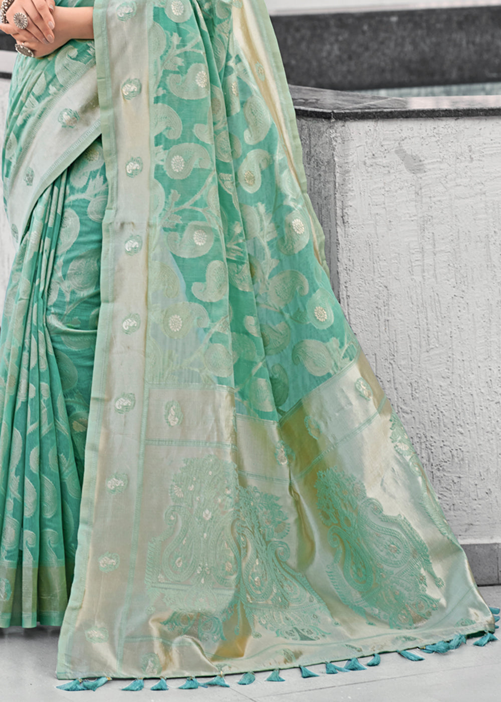 Pastel Green Lucknowi Linen Cotton Saree