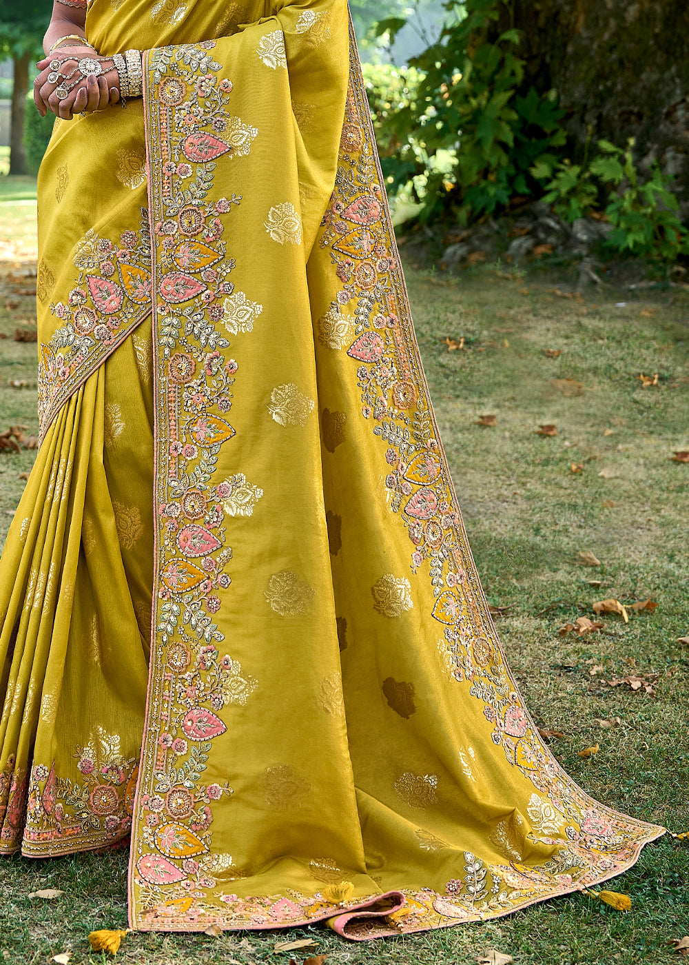 Snapchat Yellow Woven Designer Banarasi Embroidered Silk Saree