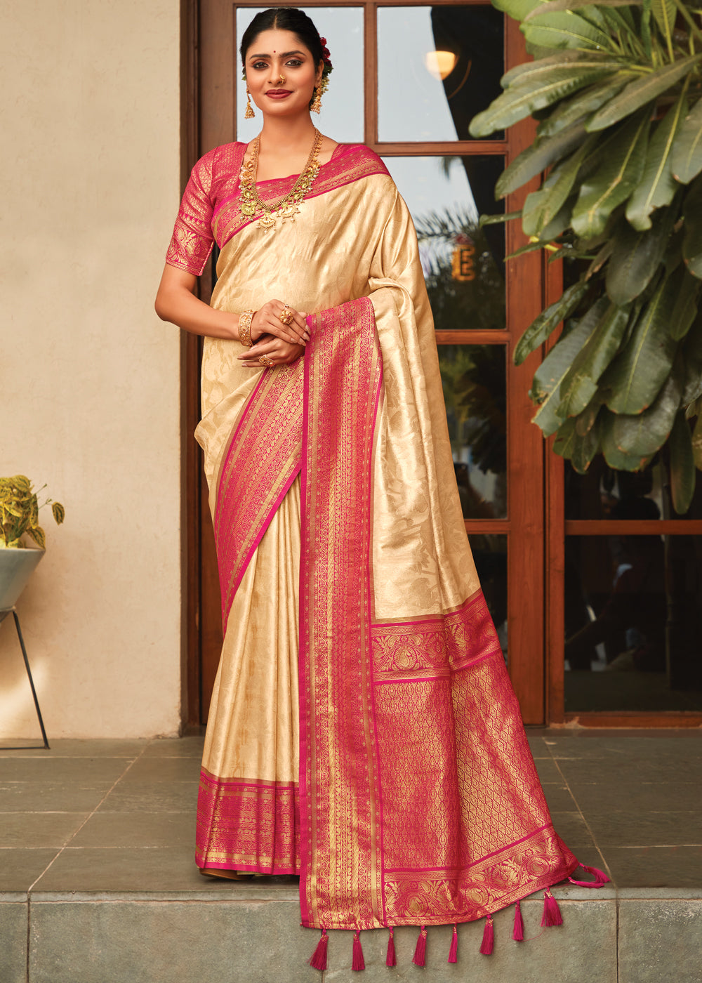 Manhattan Cream Woven Kanjivaram Saree