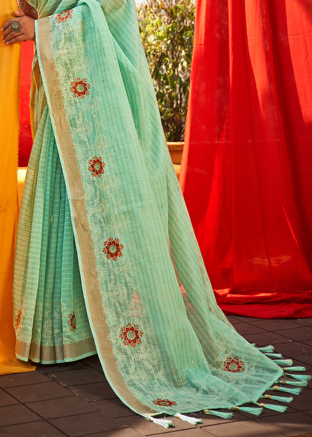 Acapulco Green Woven Linen Silk Saree