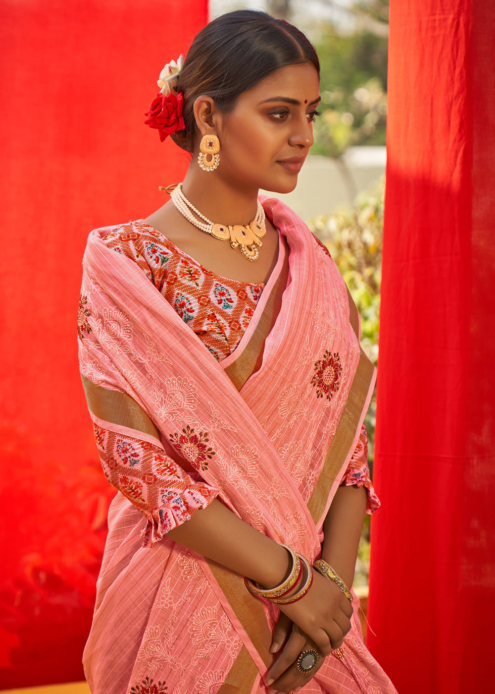 Wax Flower Pink Woven Linen Silk Saree