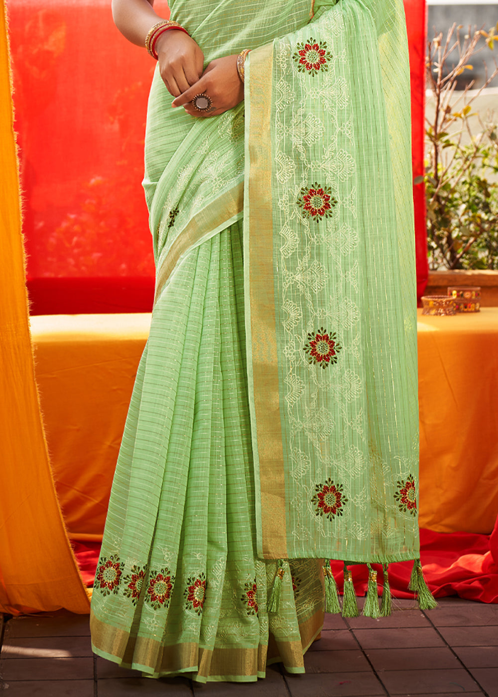 Olivine Green Woven Linen Silk Saree