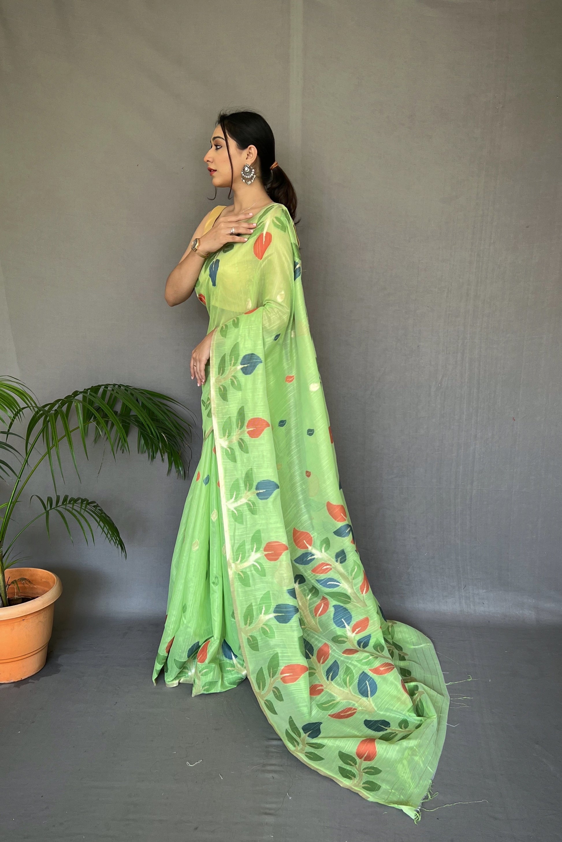 Gossip Green Woven Cotton Jamdani Silk Saree