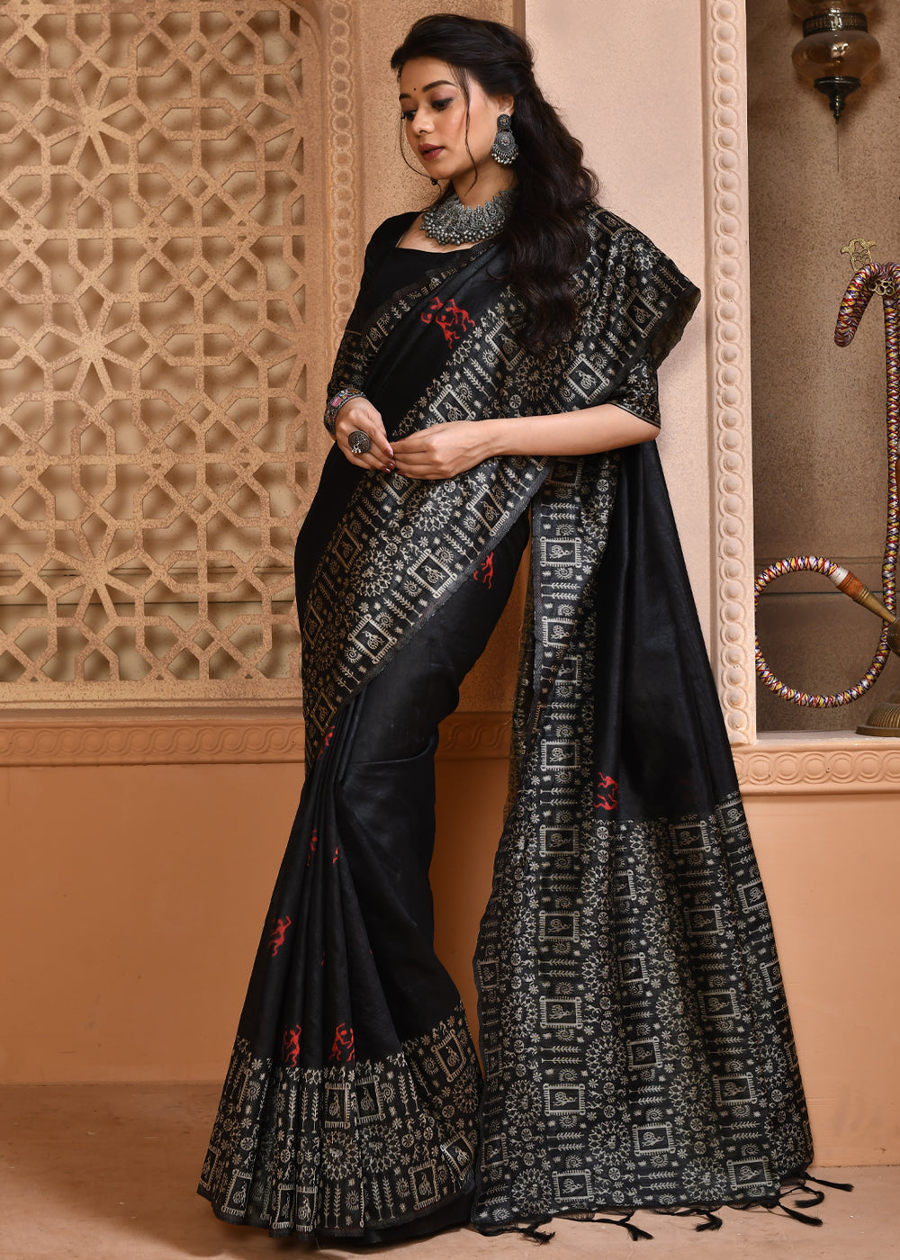 Kelp Black Woven Handloom Pure Cotton Saree