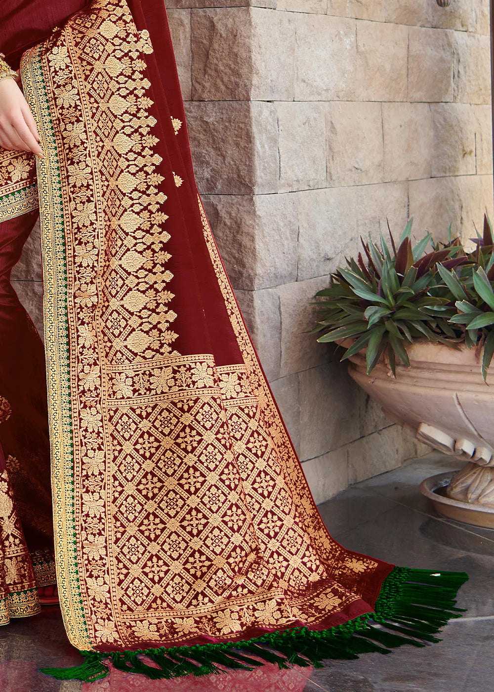 Cherrywood Red Zari Woven Banarasi Silk Saree