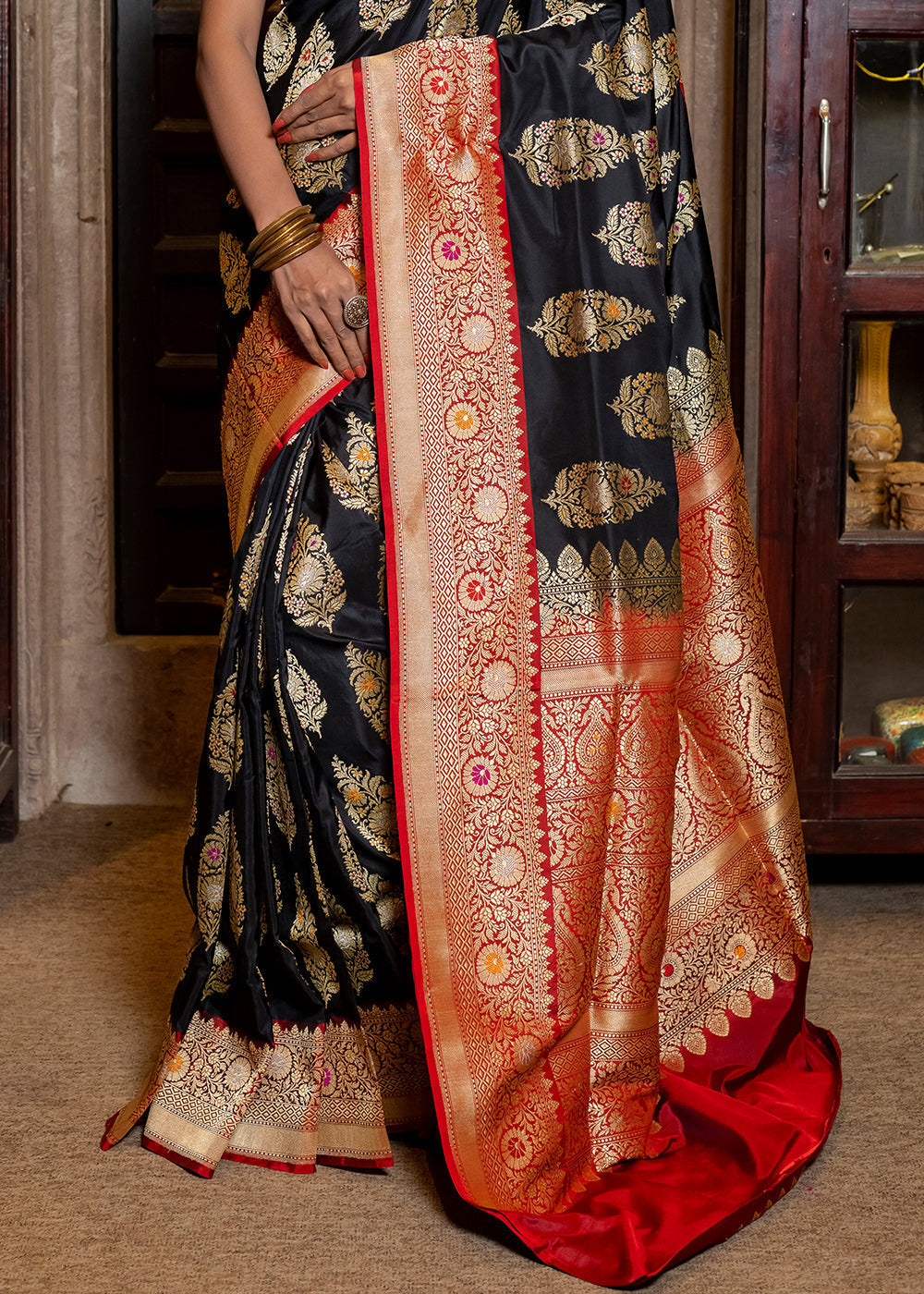 Dune Black Hand Woven Katan Pure Silk Saree