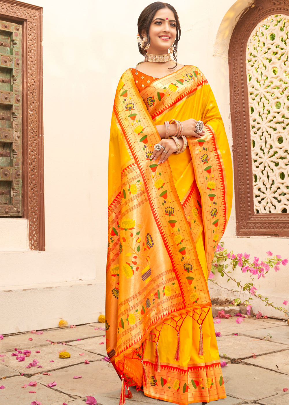 Paris Daisy Yellow Woven Paithani Silk Saree