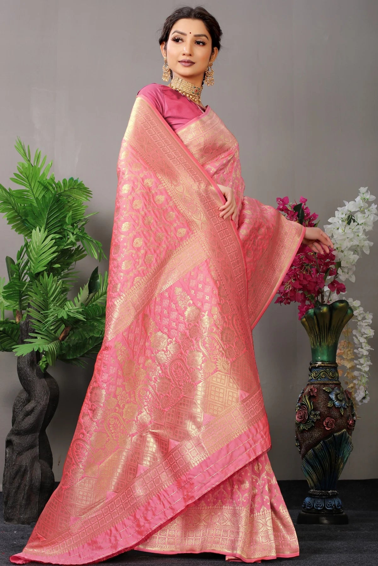 Baby Pink Color Kanjivaram Silk Saree With Golden Zari Weaving Work