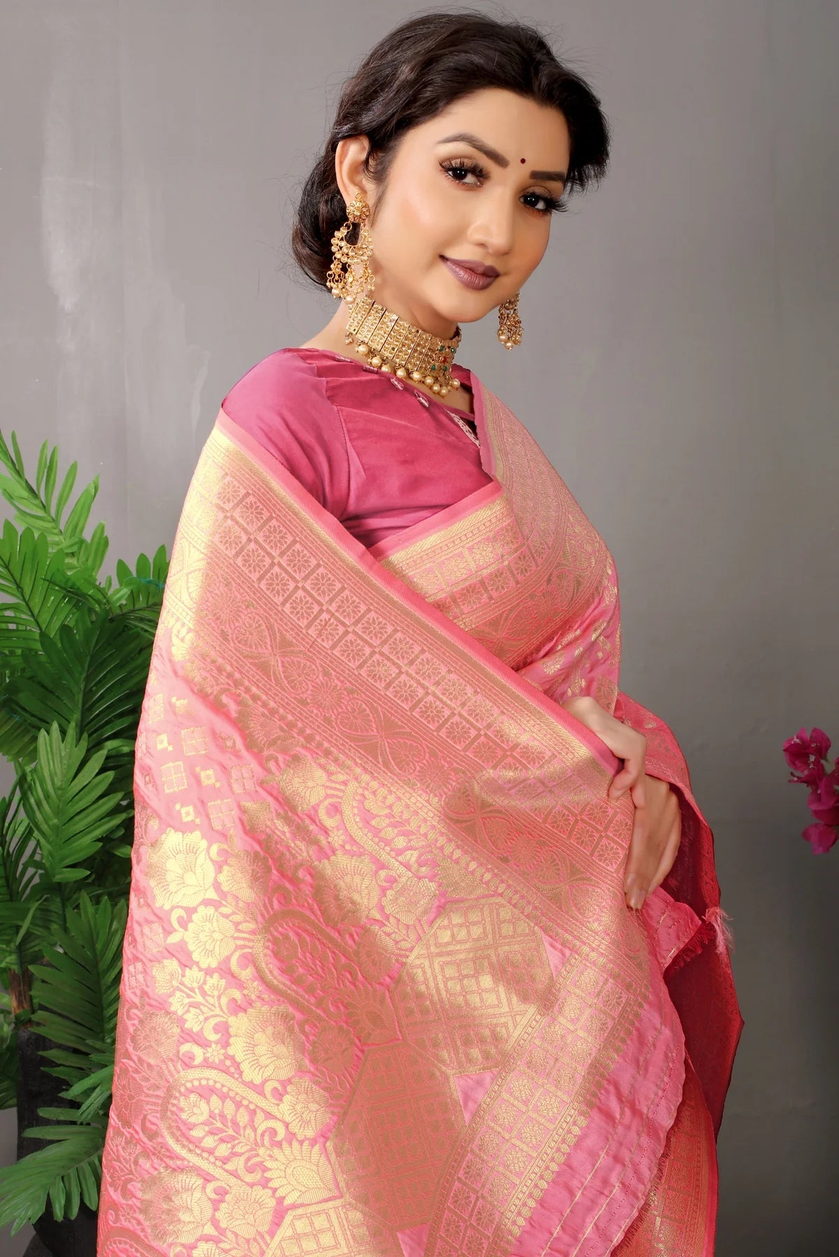 Baby Pink Color Kanjivaram Silk Saree With Golden Zari Weaving Work