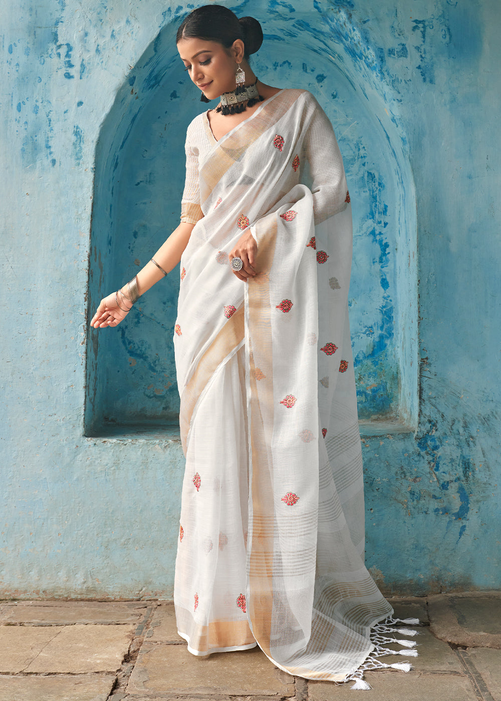 Cararra White Floral Embroidered Linen Saree