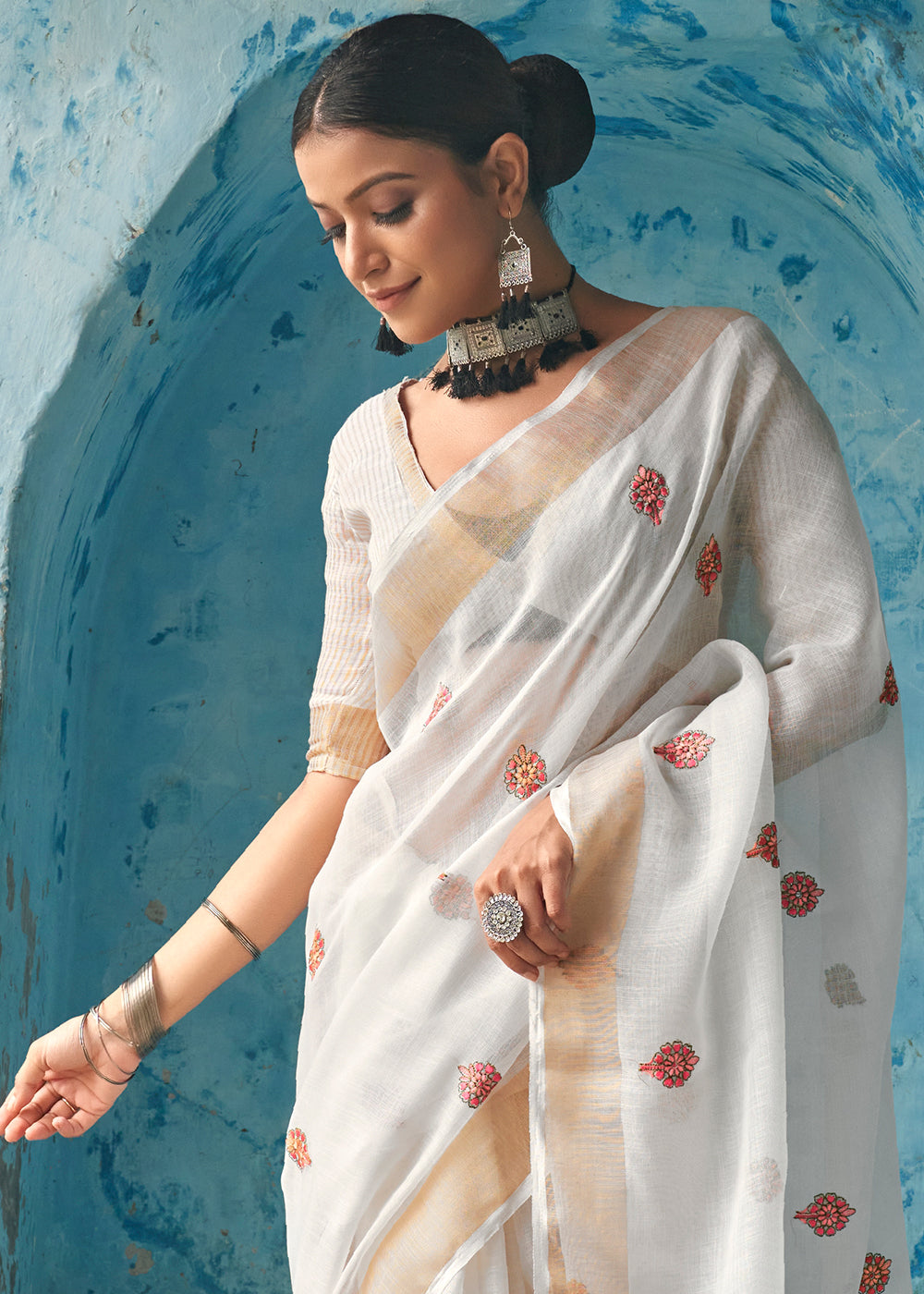 Cararra White Floral Embroidered Linen Saree