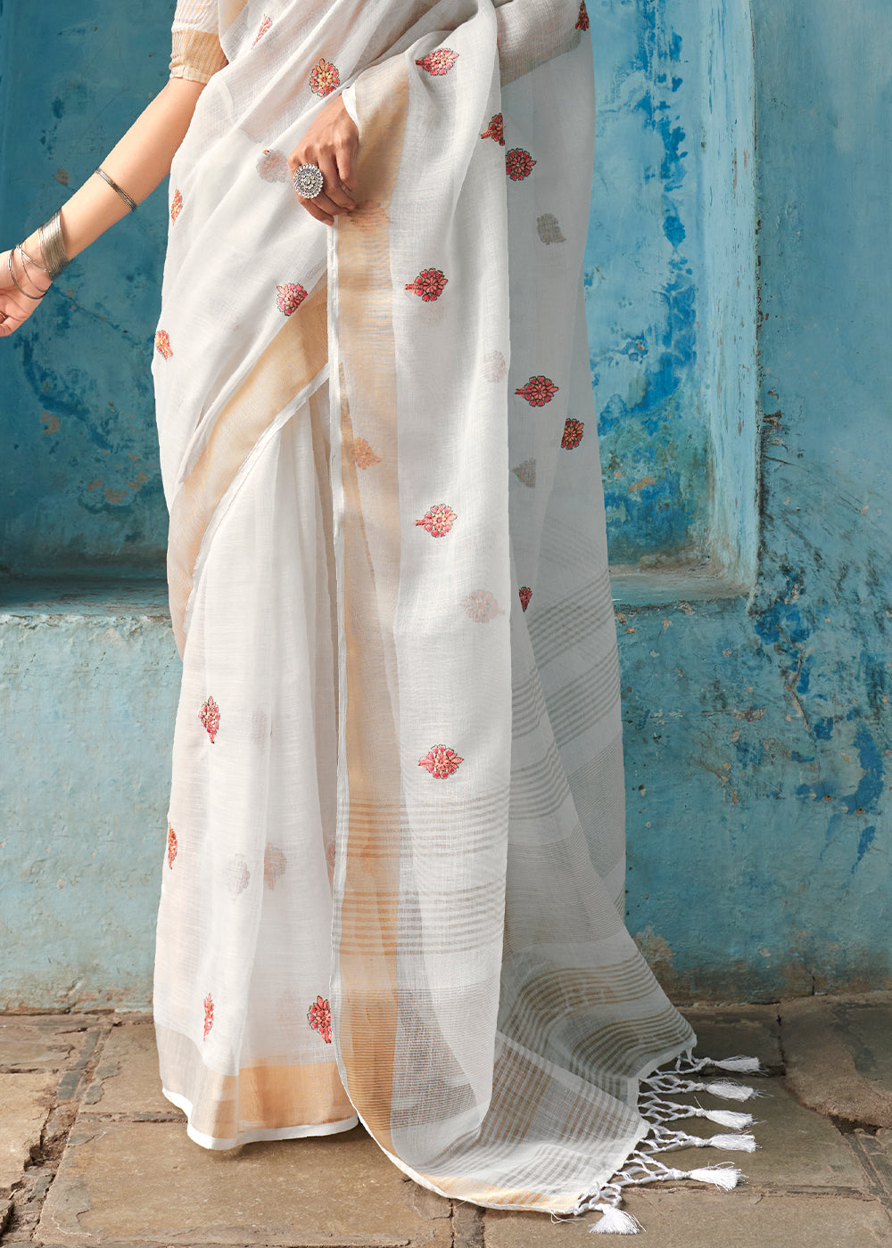 Cararra White Floral Embroidered Linen Saree