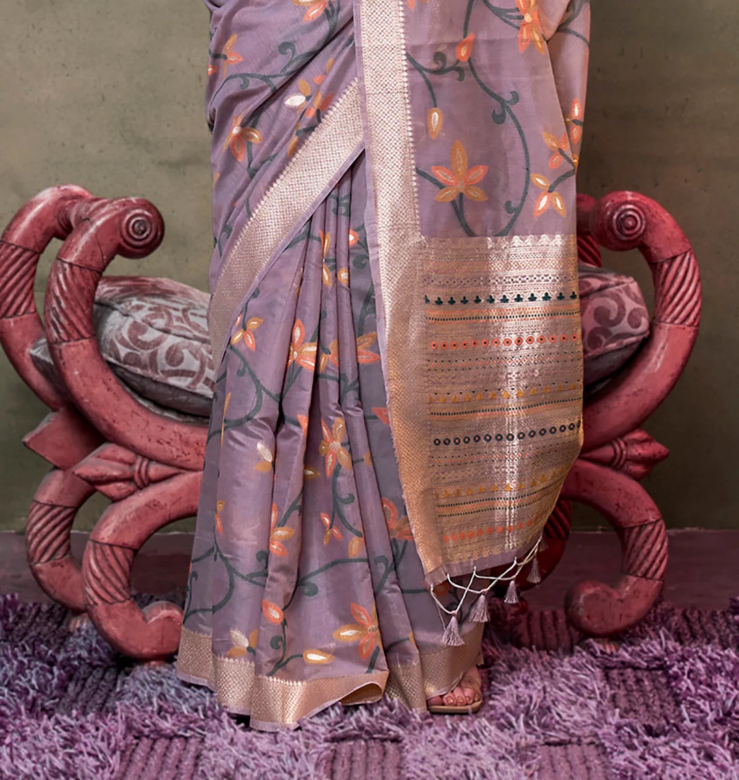 Lavender Floral Jamdani Spun Cotton Handwoven Saree