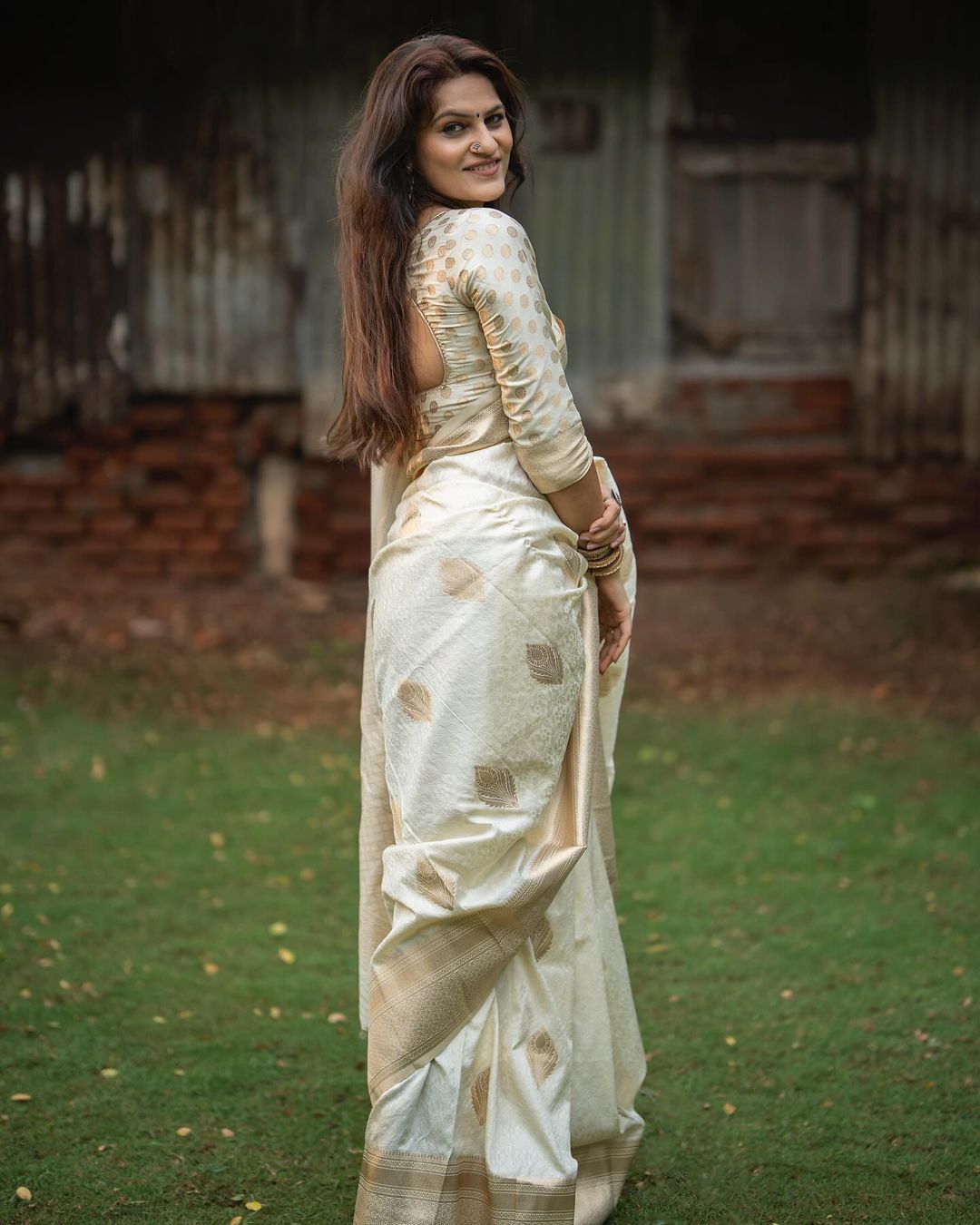 Blossom Cream Banarasi Handloom Silk Saree