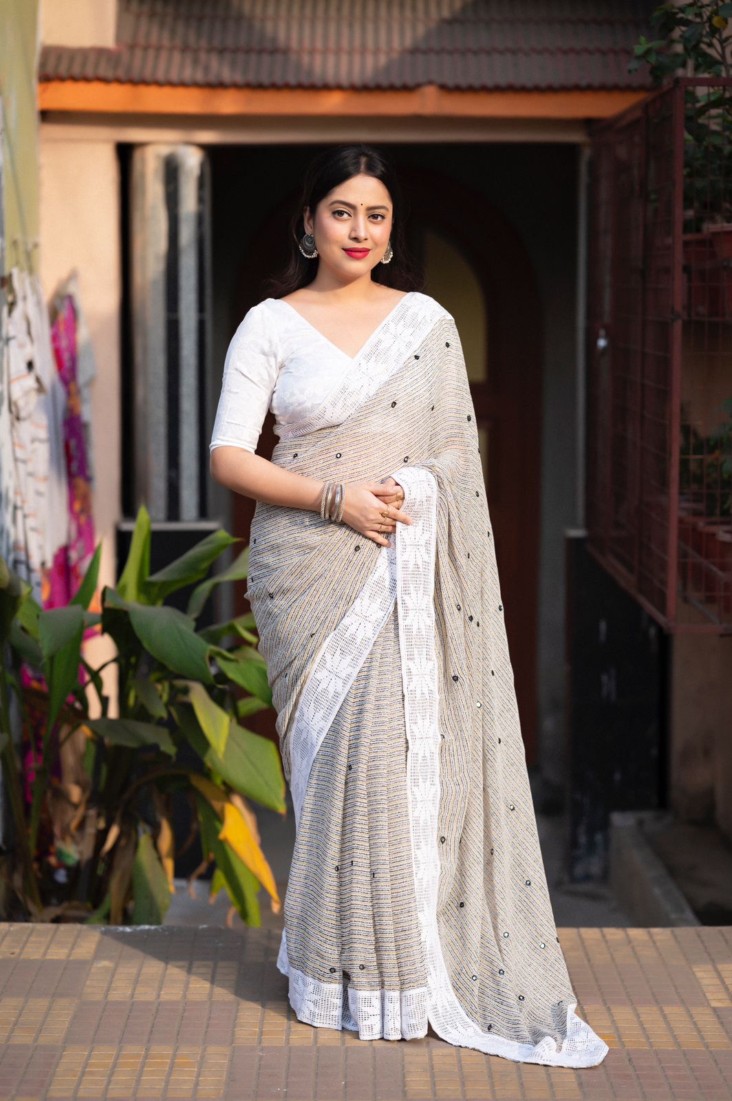 Soft Georgette Saree With Allover Silky Lining Prints - Mira Fashion