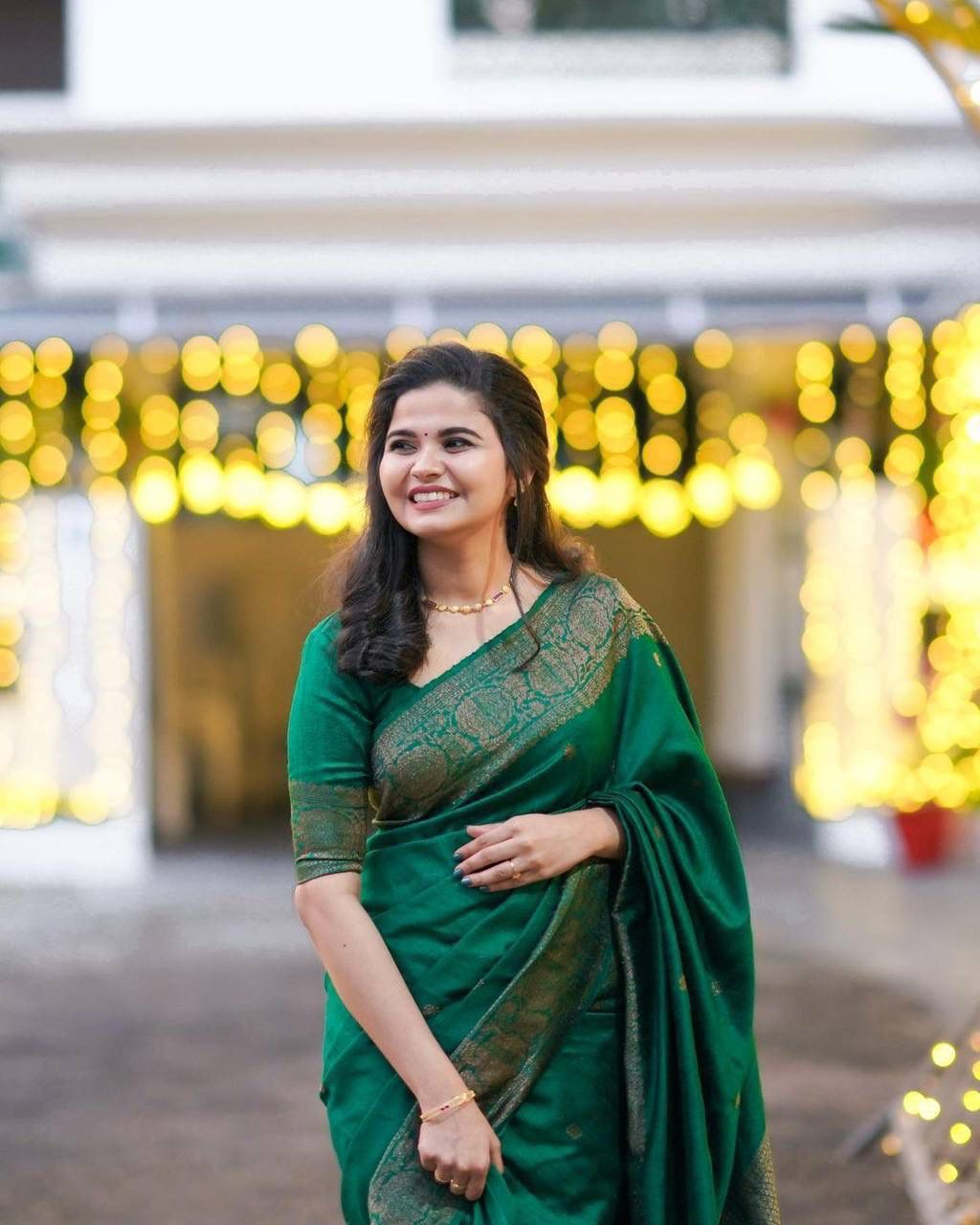 Green Color Organic Banarasi Saree With Rich Pallu