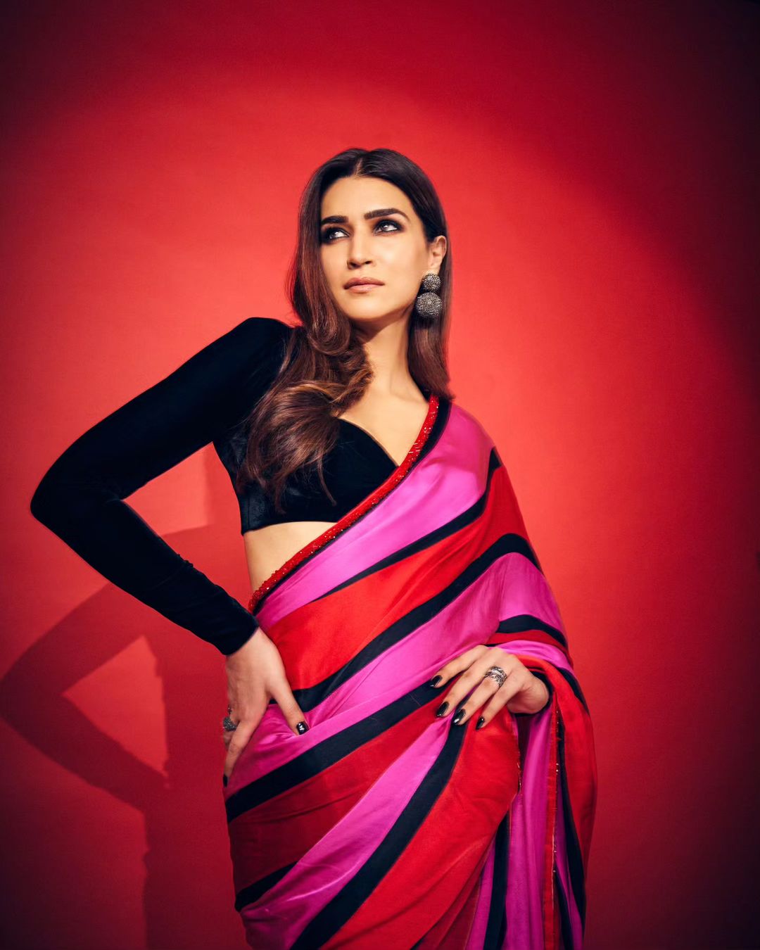 Kriti Sanon Pink & Red Color Satin Silk Lining Design Saree